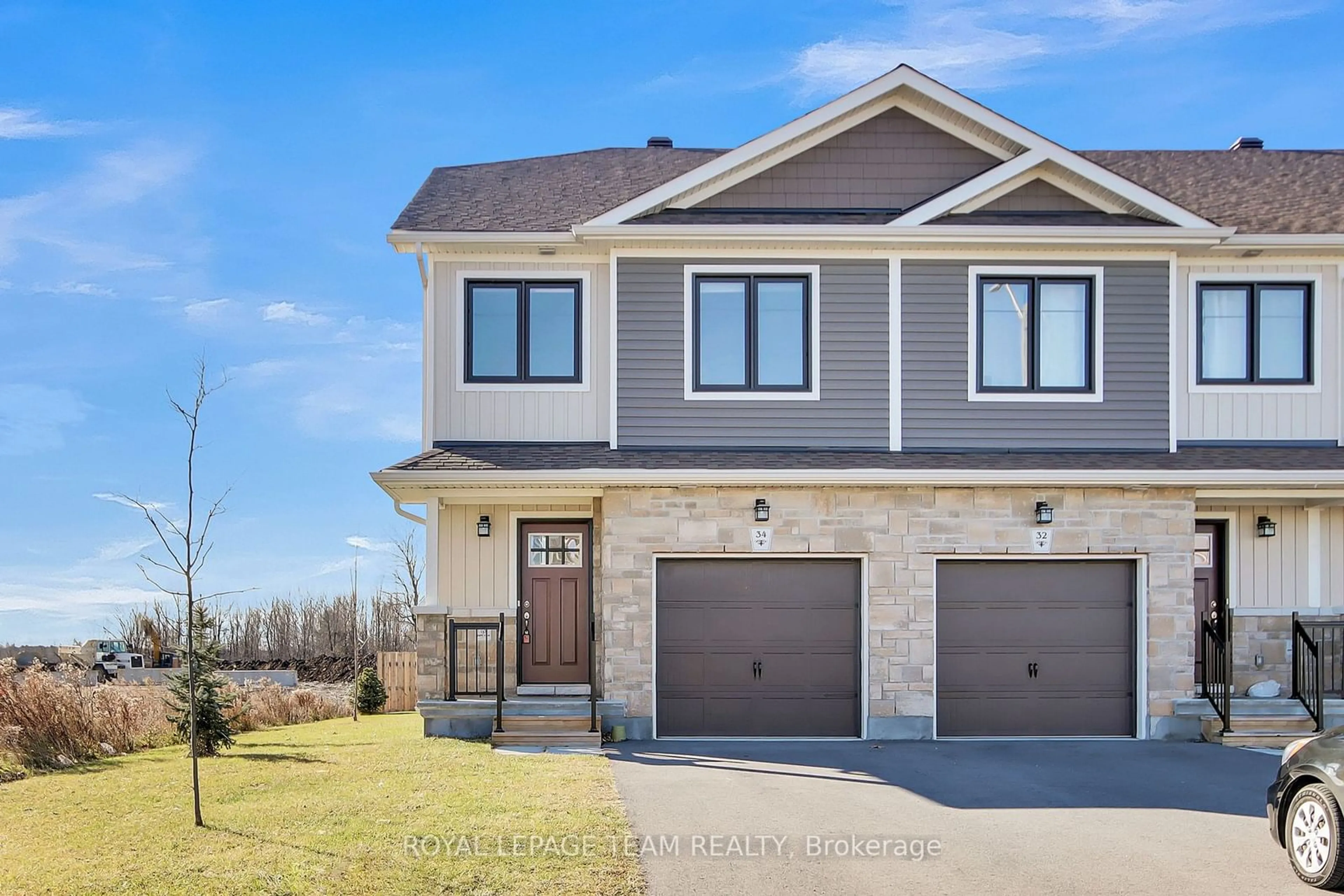 Frontside or backside of a home, cottage for 34 Staples Blvd, Smiths Falls Ontario K7A 0B6