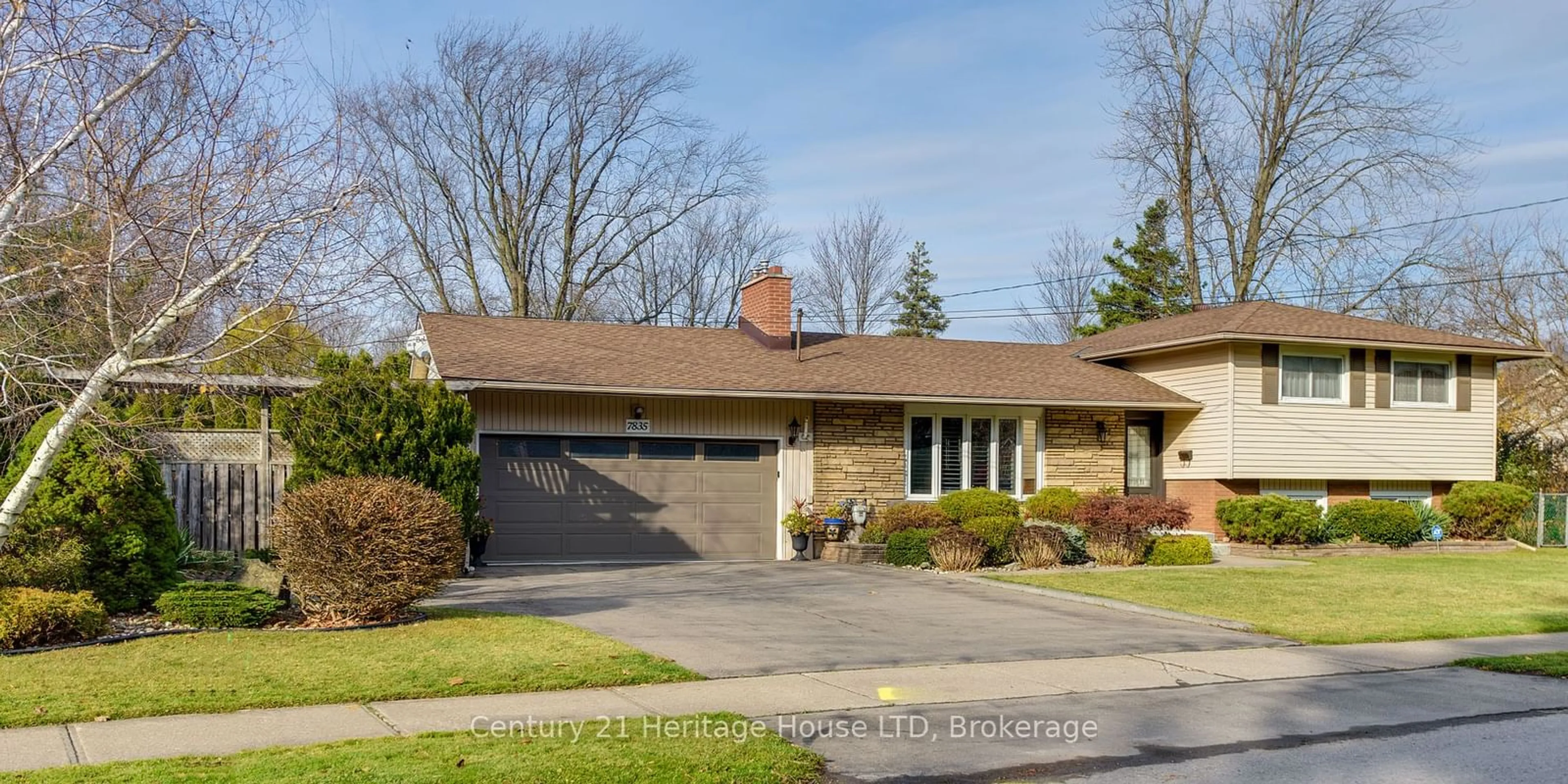 Frontside or backside of a home for 7835 Rysdale St, Niagara Falls Ontario L2H 1G5