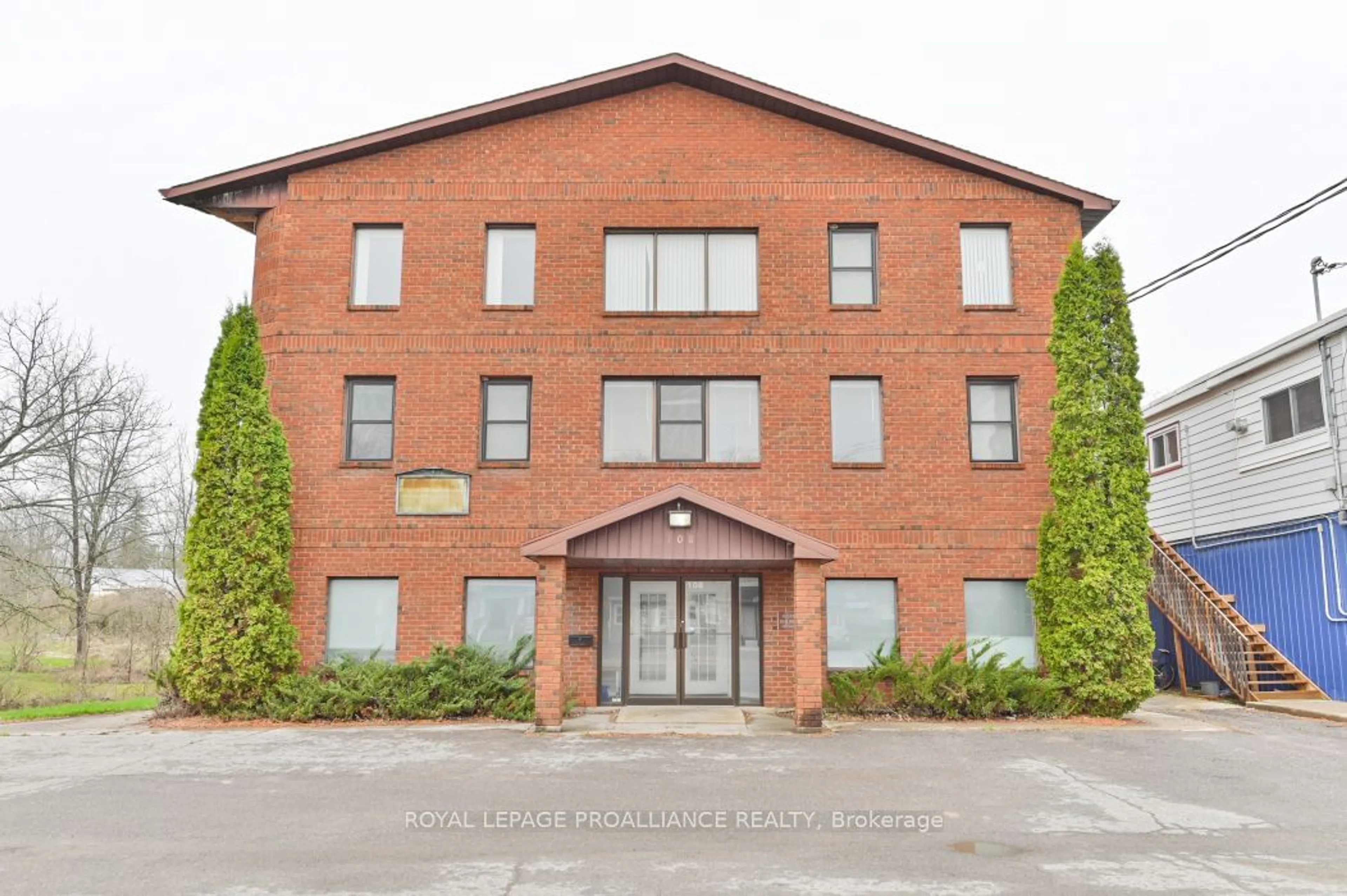 A pic from exterior of the house or condo, the front or back of building for 108 Russell St, Centre Hastings Ontario K0K 2K0