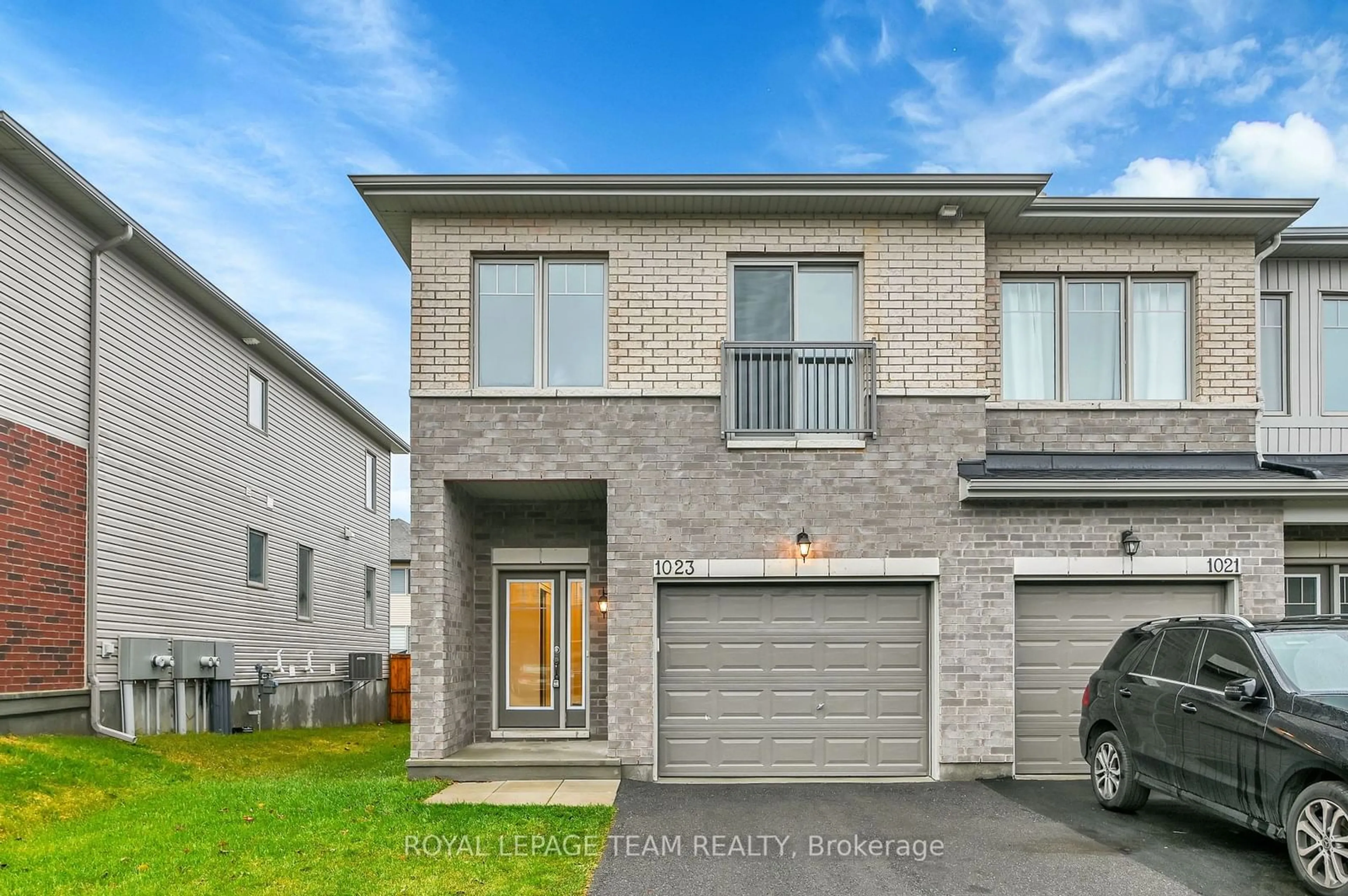 Frontside or backside of a home, the fenced backyard for 1023 Cedar Creek Dr, Blossom Park - Airport and Area Ontario K1T 0B3