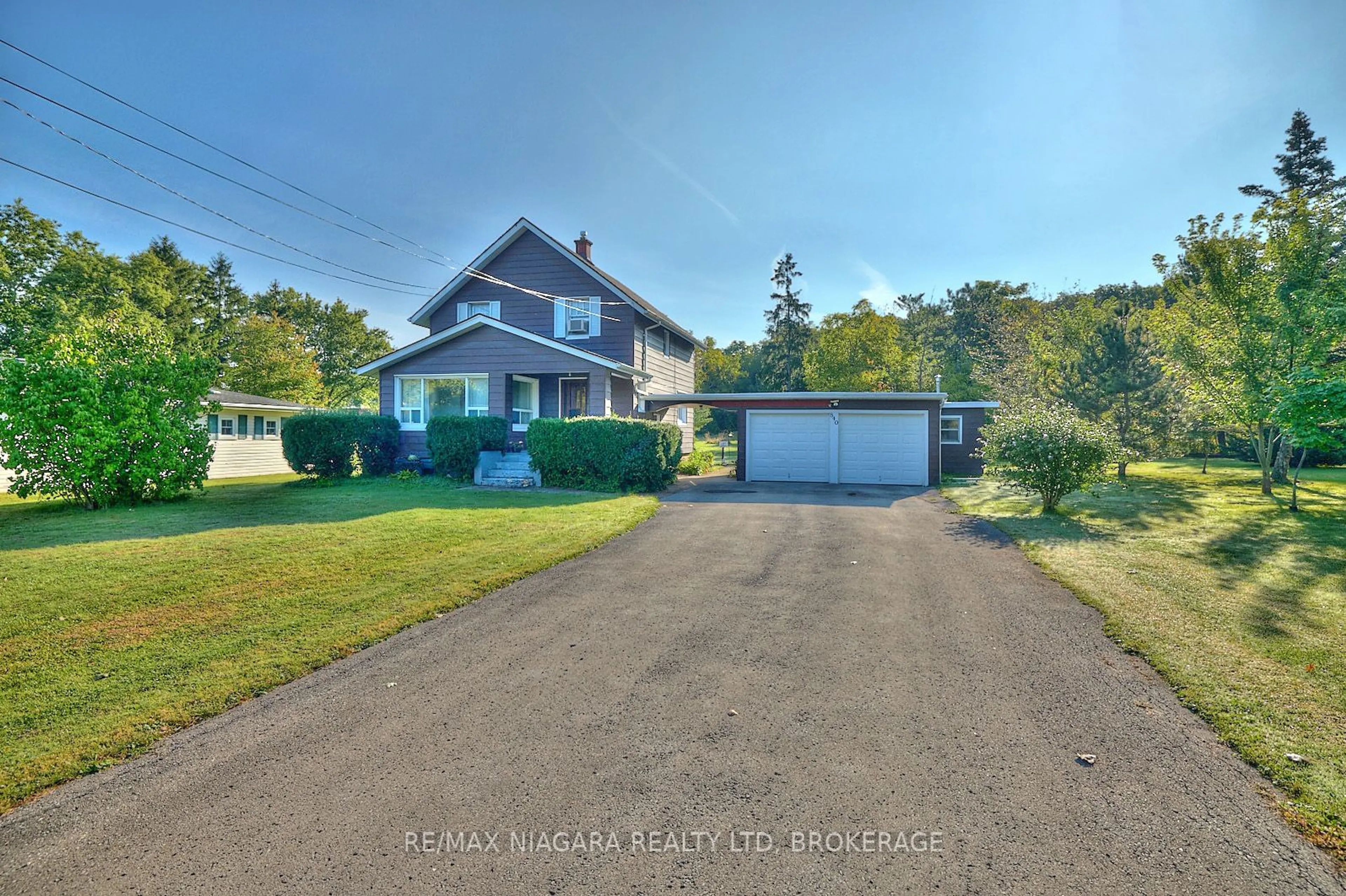 Frontside or backside of a home, the street view for 840 RIDGE Rd, Fort Erie Ontario L0S 1N0