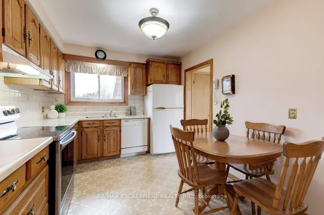 Additional property image - 146 West 3rd St