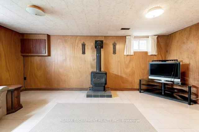 Additional property image - 146 West 3rd St