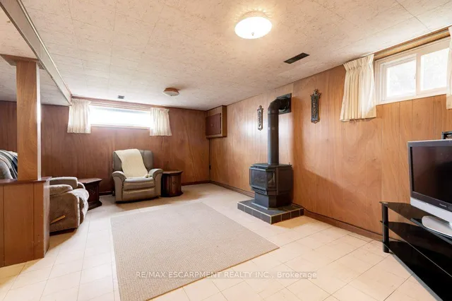 Additional property image - 146 West 3rd St