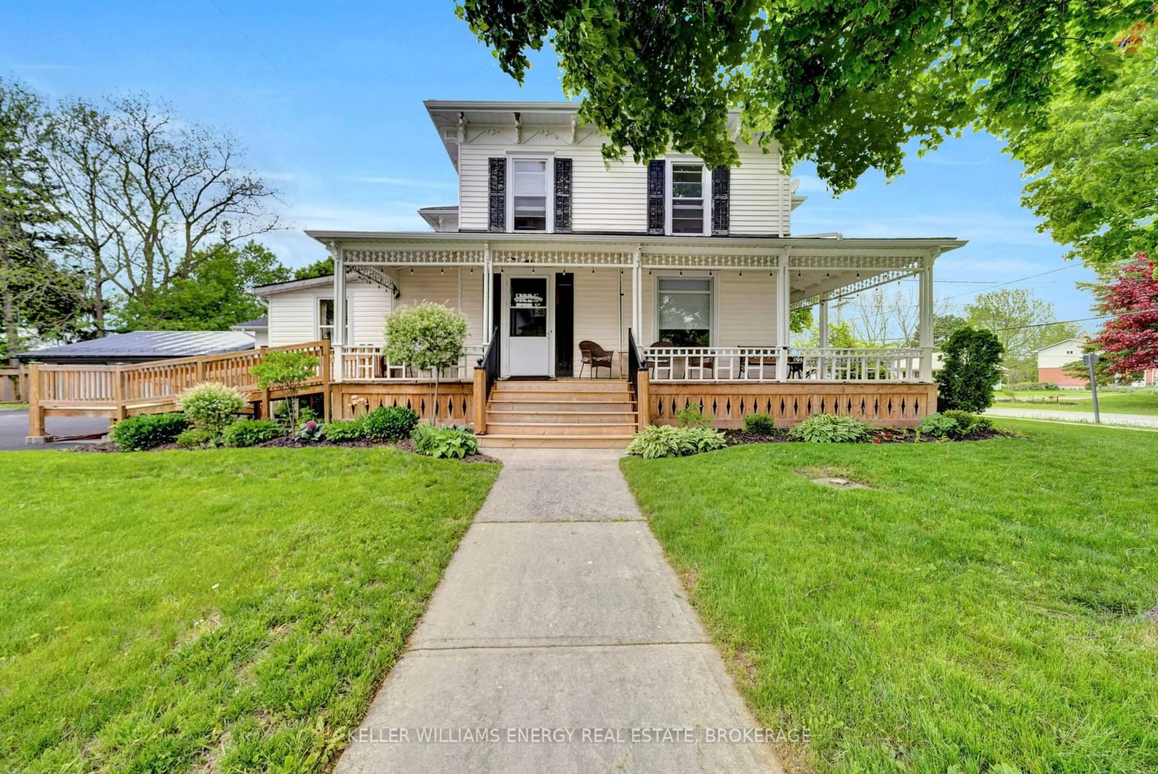 Frontside or backside of a home, cottage for 71 Queen St, Prince Edward County Ontario K0K 2T0