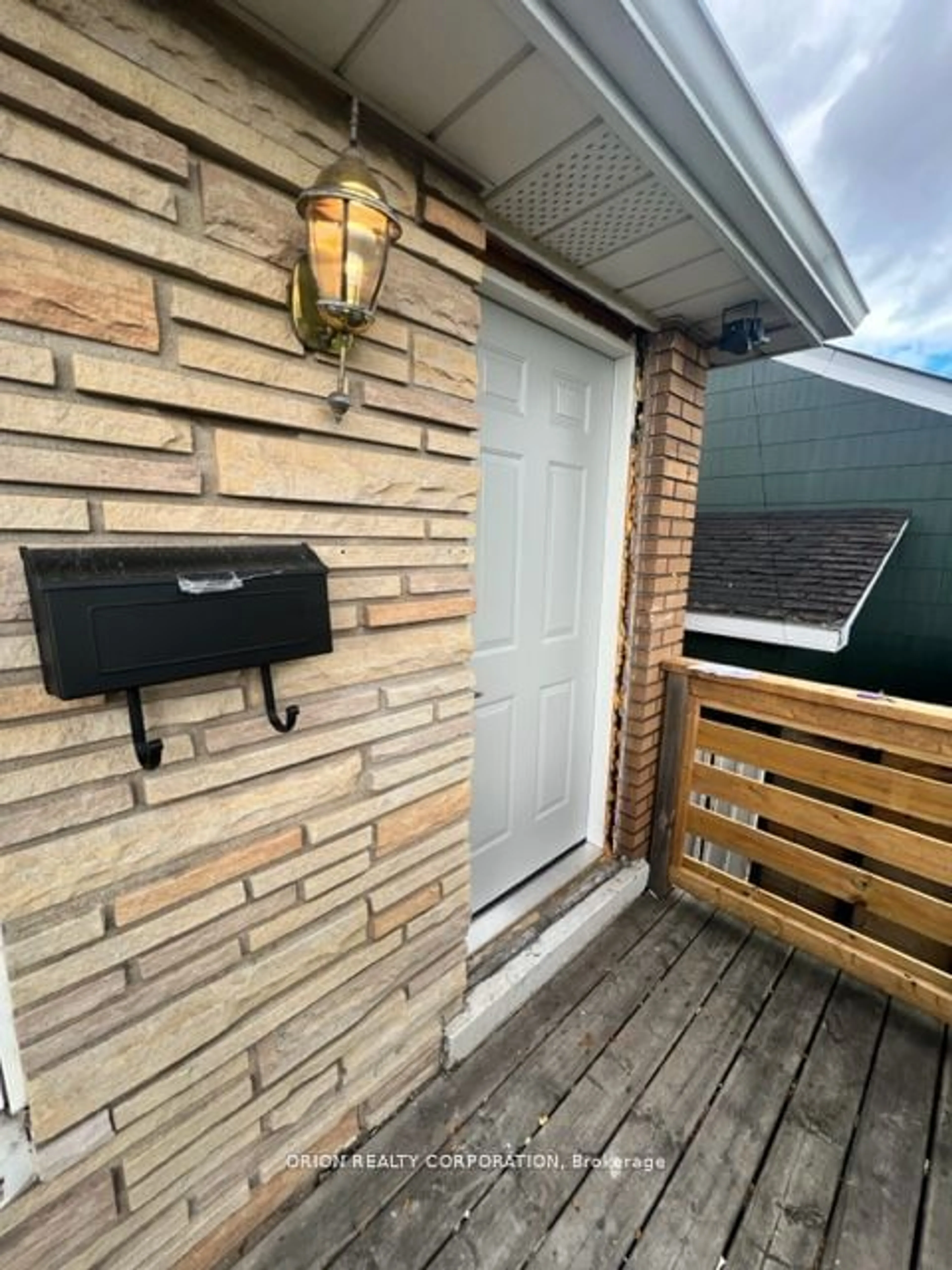 Balcony in the apartment, cottage for 359 .5 Strathearn Ave, Hamilton Ontario L8H 5L2