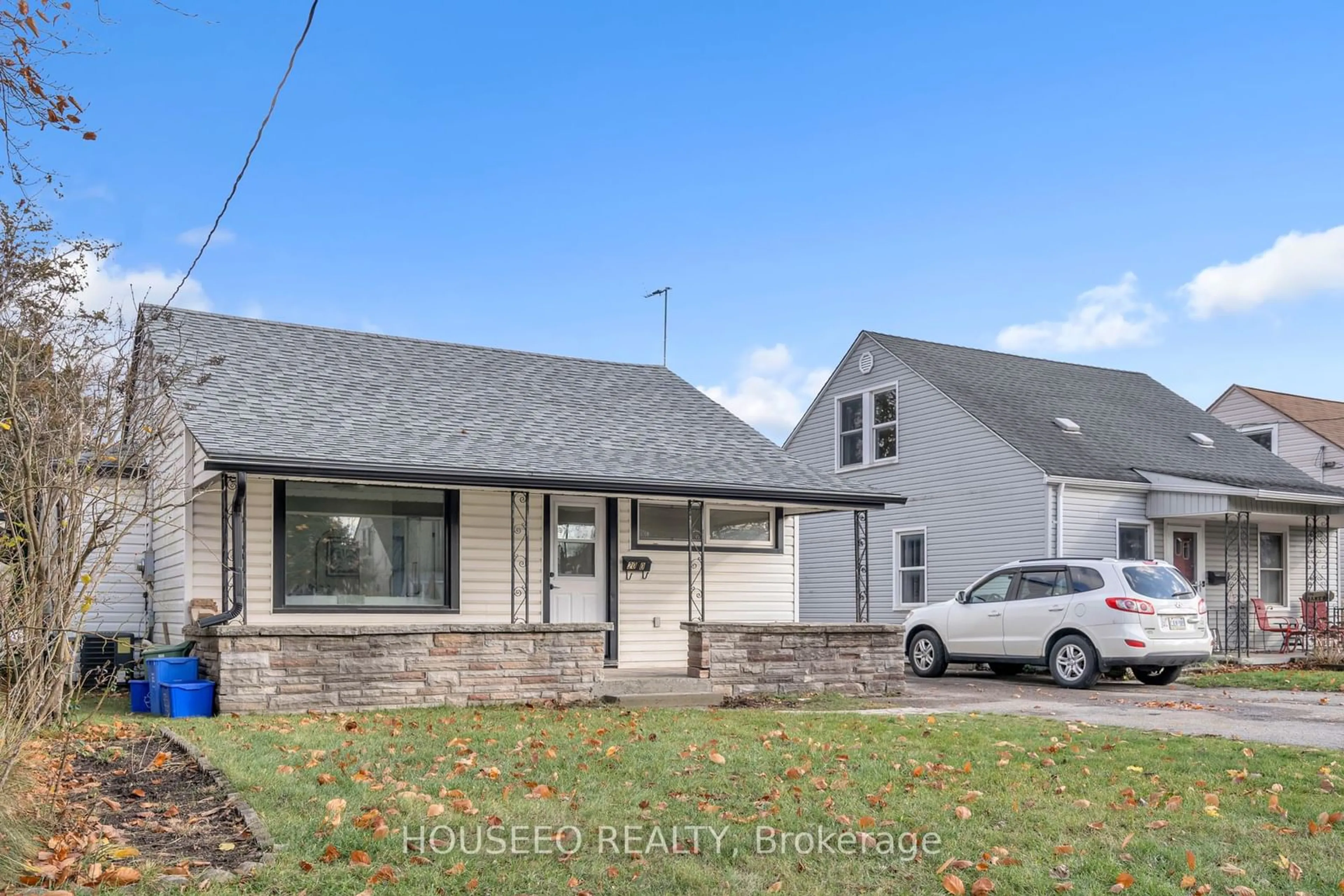 Frontside or backside of a home, the street view for 200 Sanders St, London Ontario N5Z 2S9