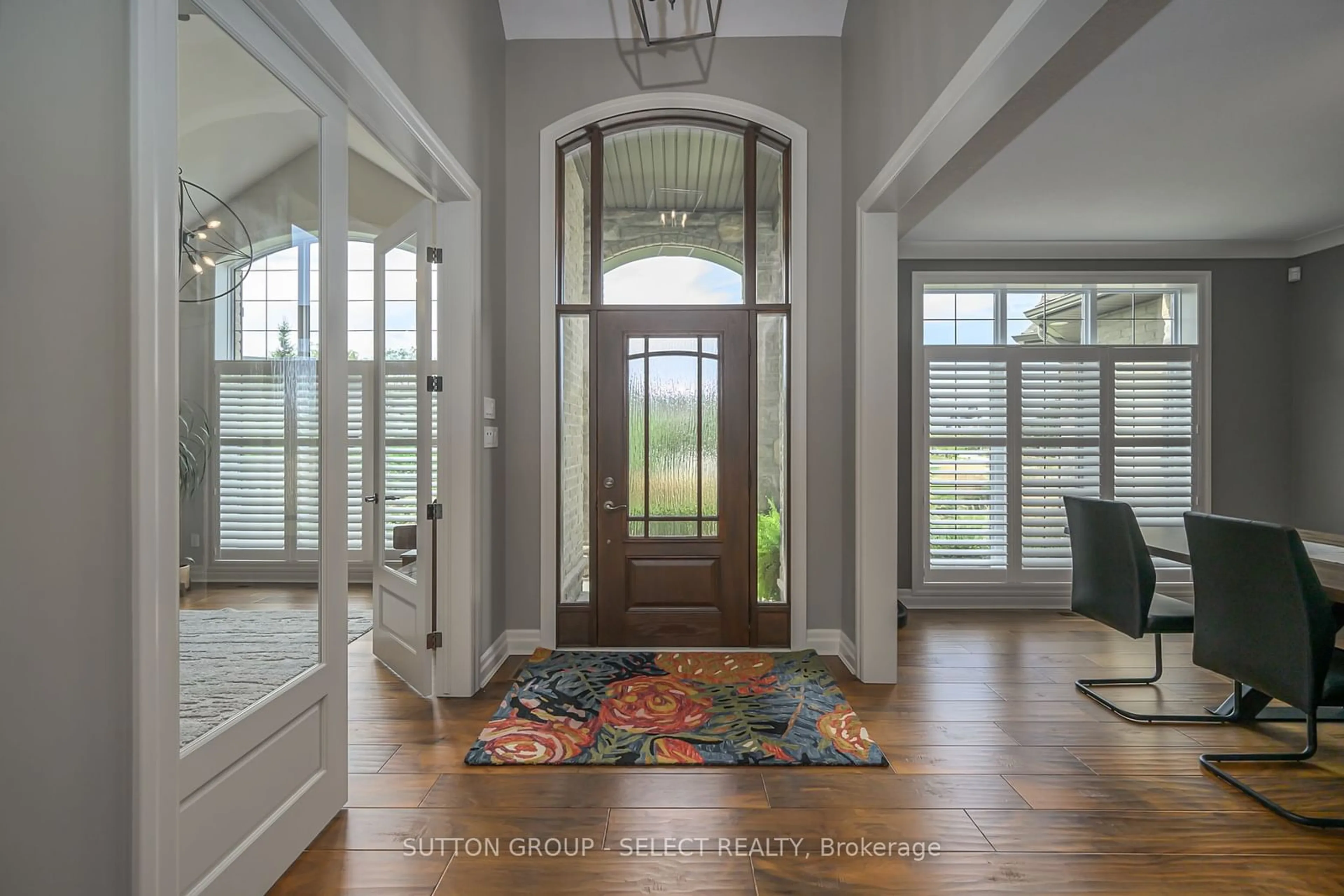 Indoor entryway, wood floors for 1962 Kilgorman Way, London Ontario N6K 0G6