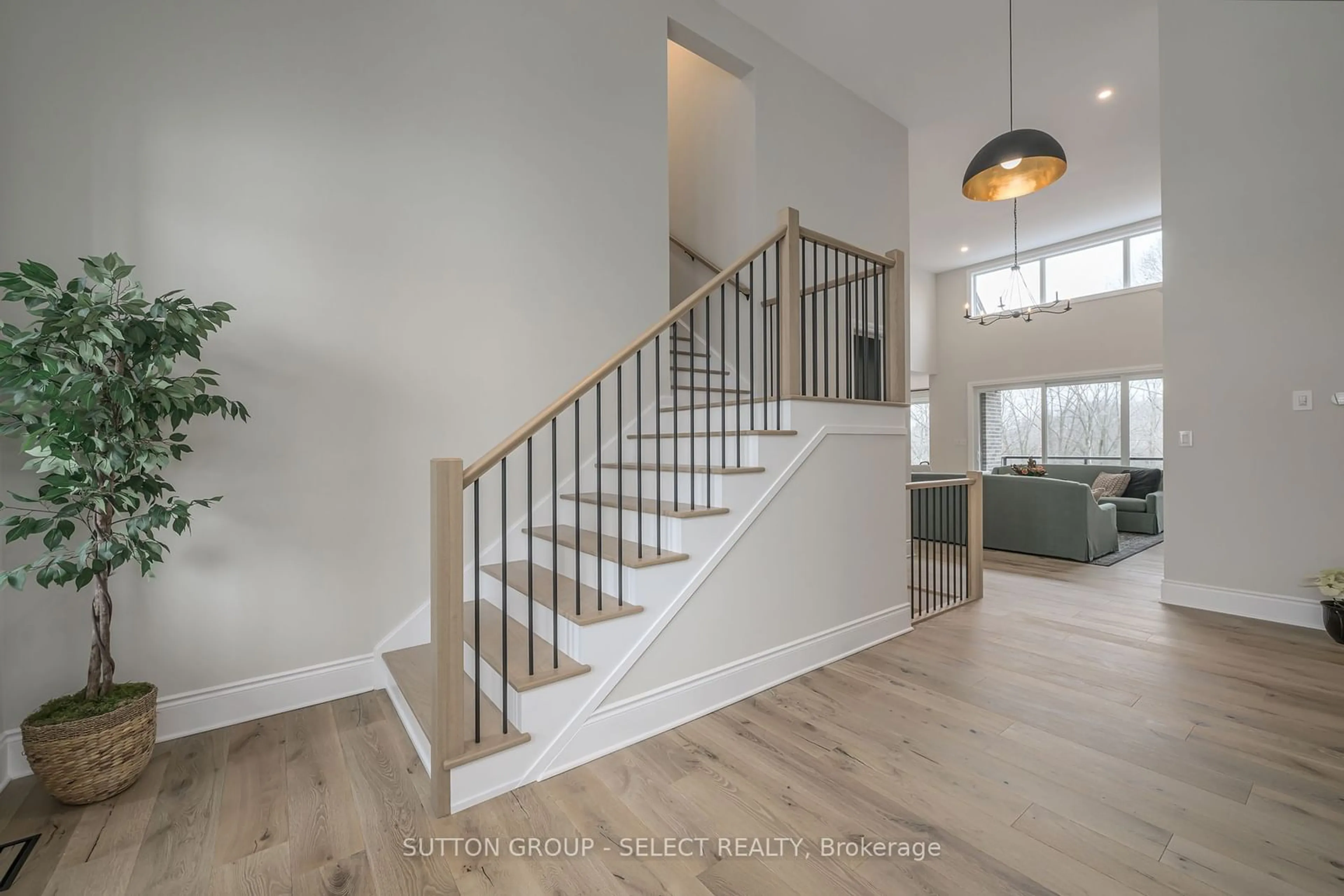 Stairs for 597 CREEKVIEW Chse, London Ontario N6G 3X8