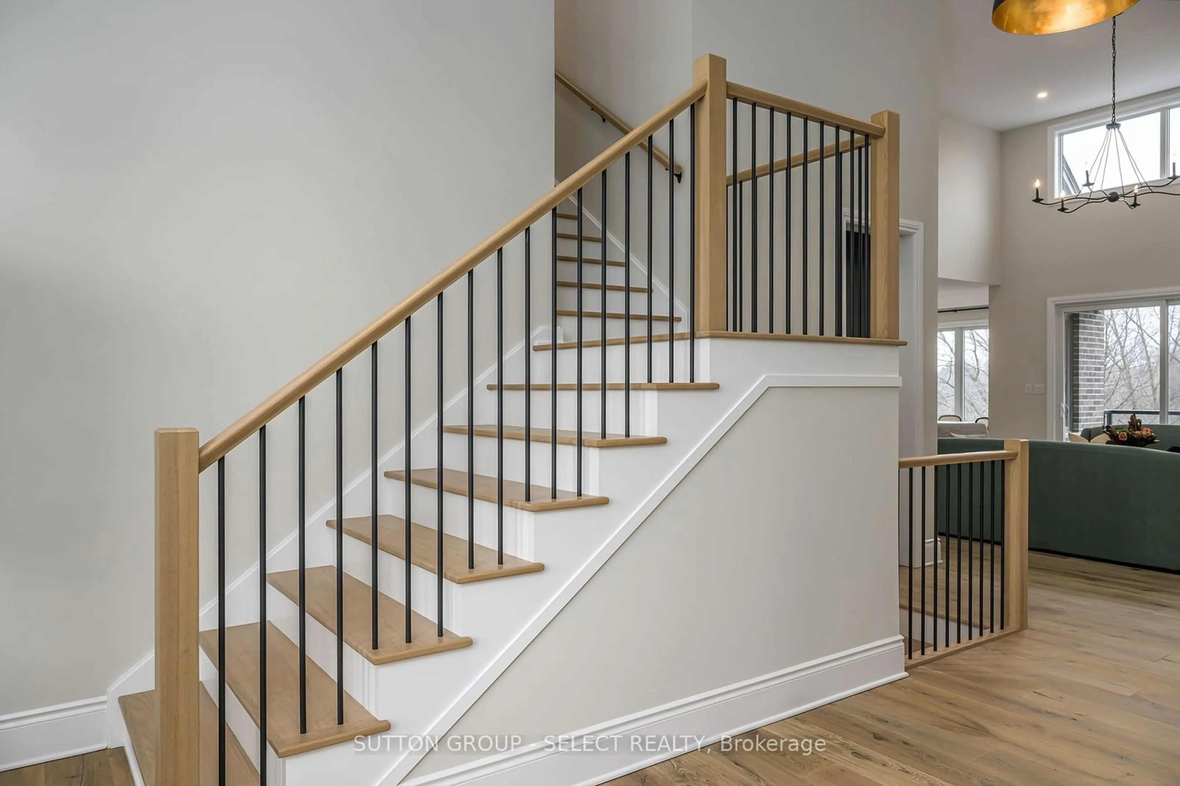 Stairs for 597 CREEKVIEW Chse, London Ontario N6G 3X8