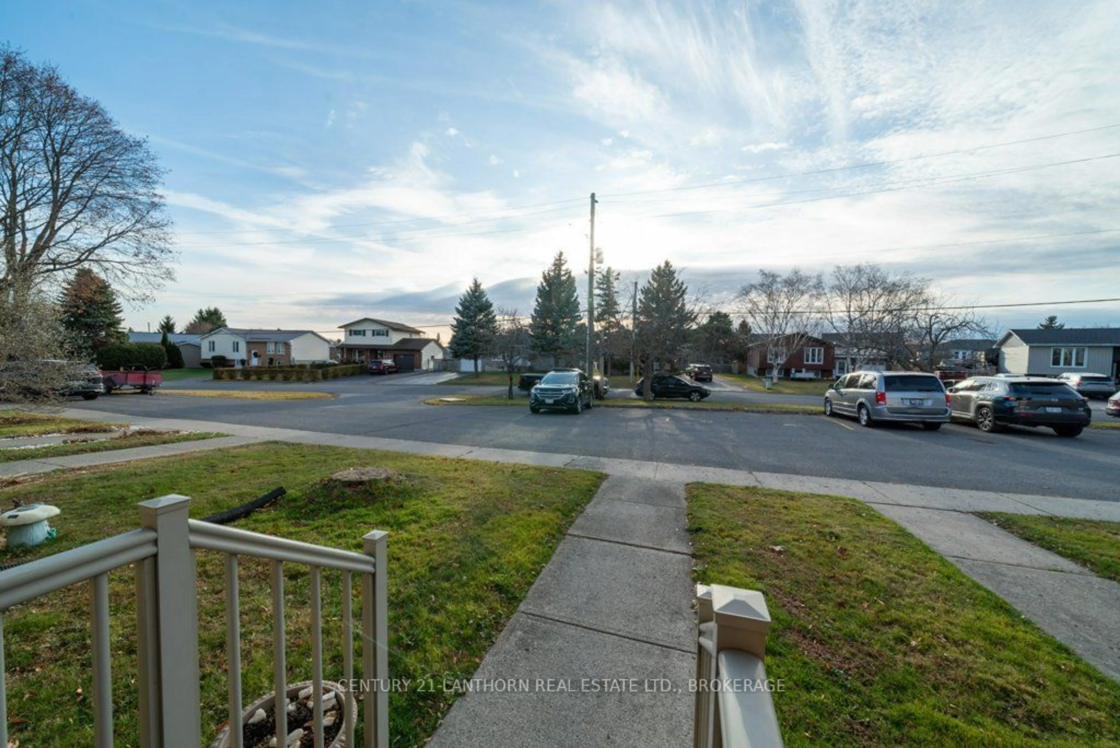 A pic from exterior of the house or condo, the street view for 47 Splinter Dr, Greater Napanee Ontario K7R 3R6