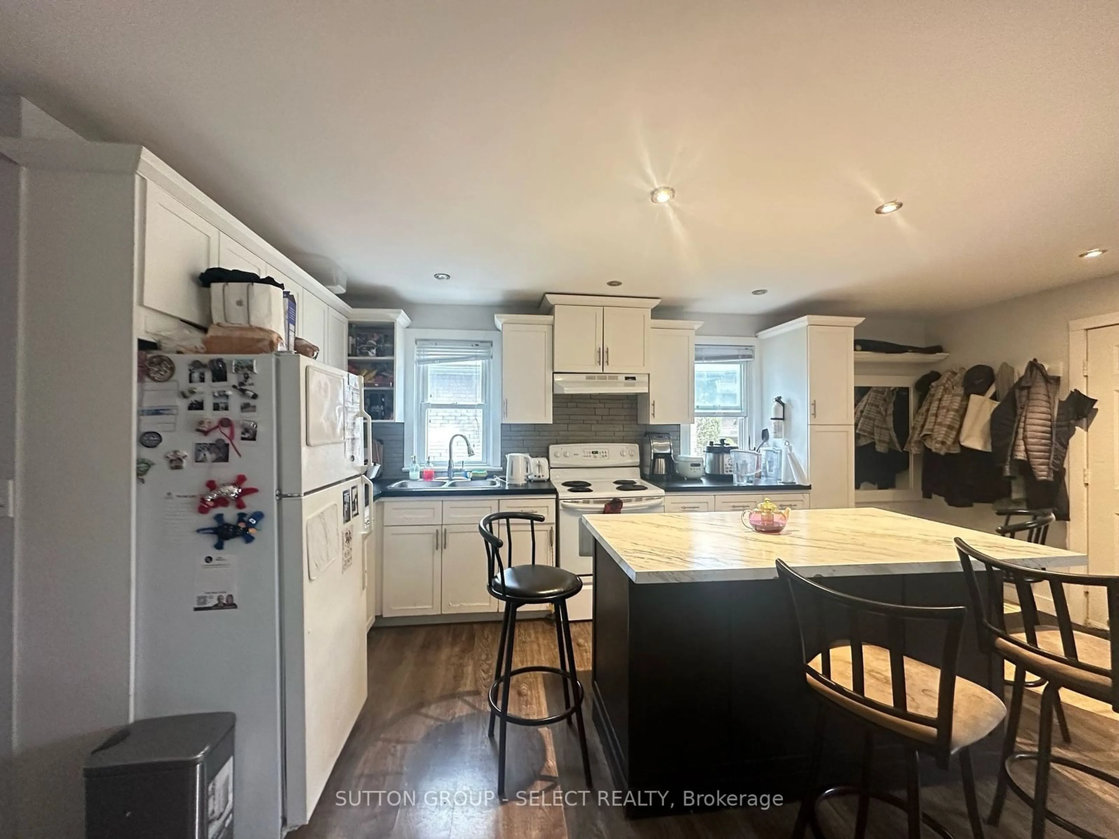 Open concept kitchen for 24 Empire St, London Ontario N5Y 1G7