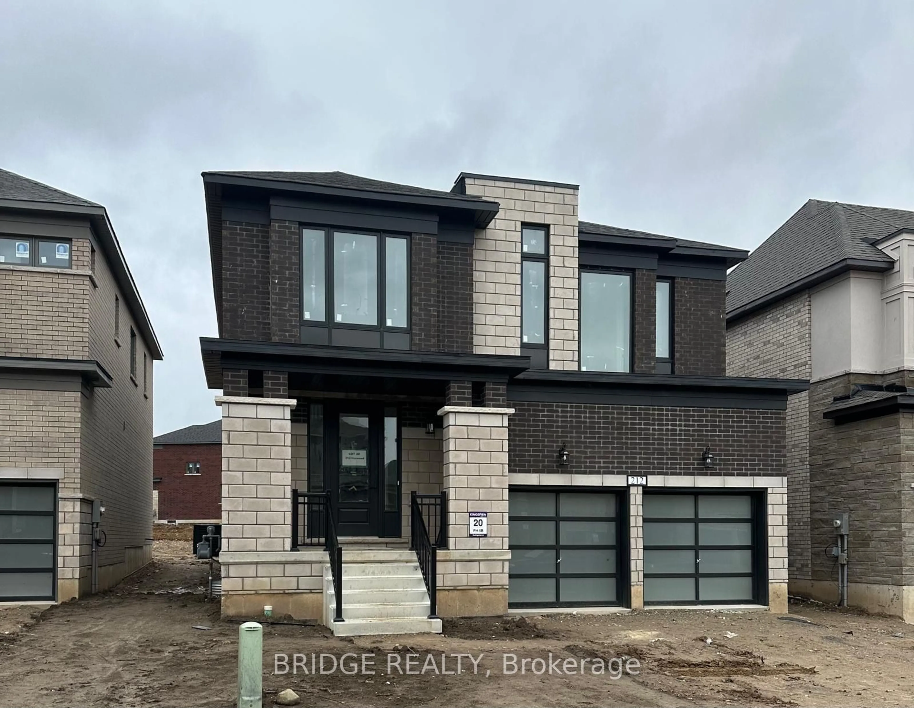 Frontside or backside of a home, the street view for 212 HARWOOD Ave, Woodstock Ontario N4T 0P9