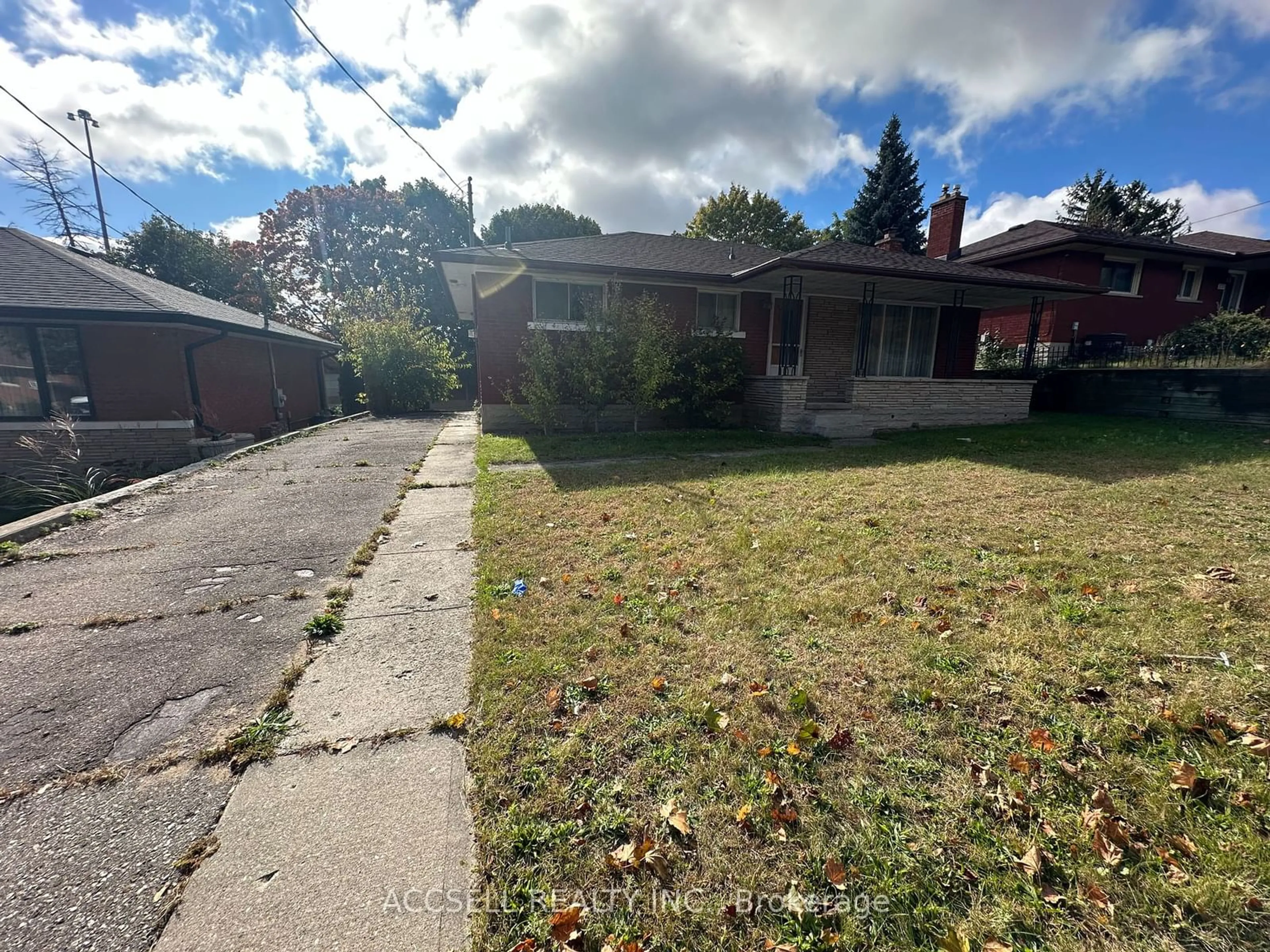 Frontside or backside of a home, the street view for 227 Dixon St, Kitchener Ontario N2G 3E8