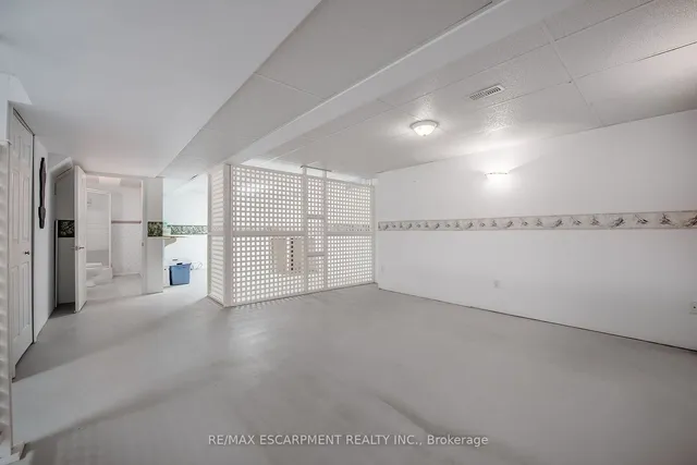 Additional property image - 81 Valridge Dr Unit 8