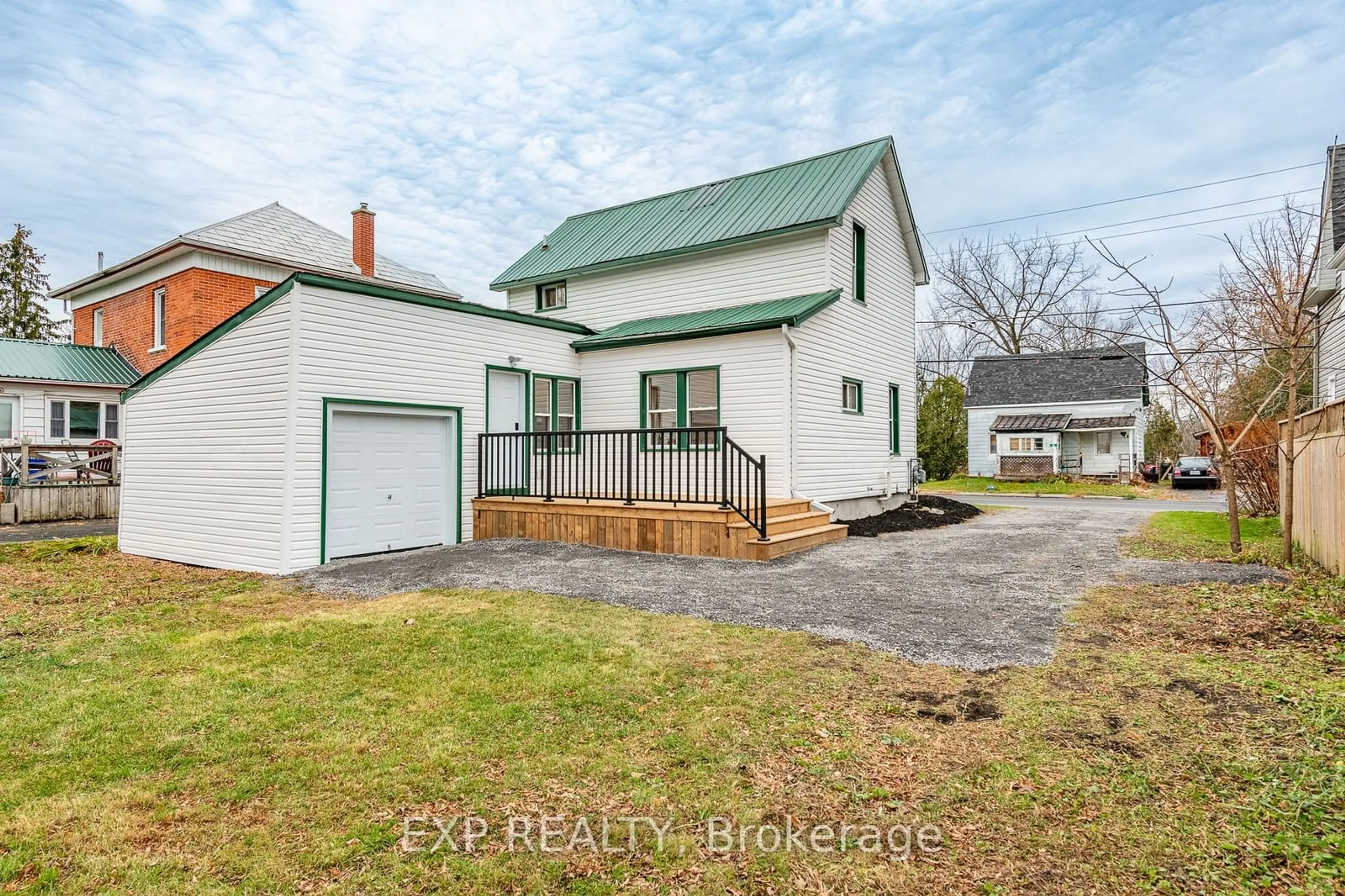 Frontside or backside of a home, cottage for 17 VICTORIA St, North Stormont Ontario K0C 1K0