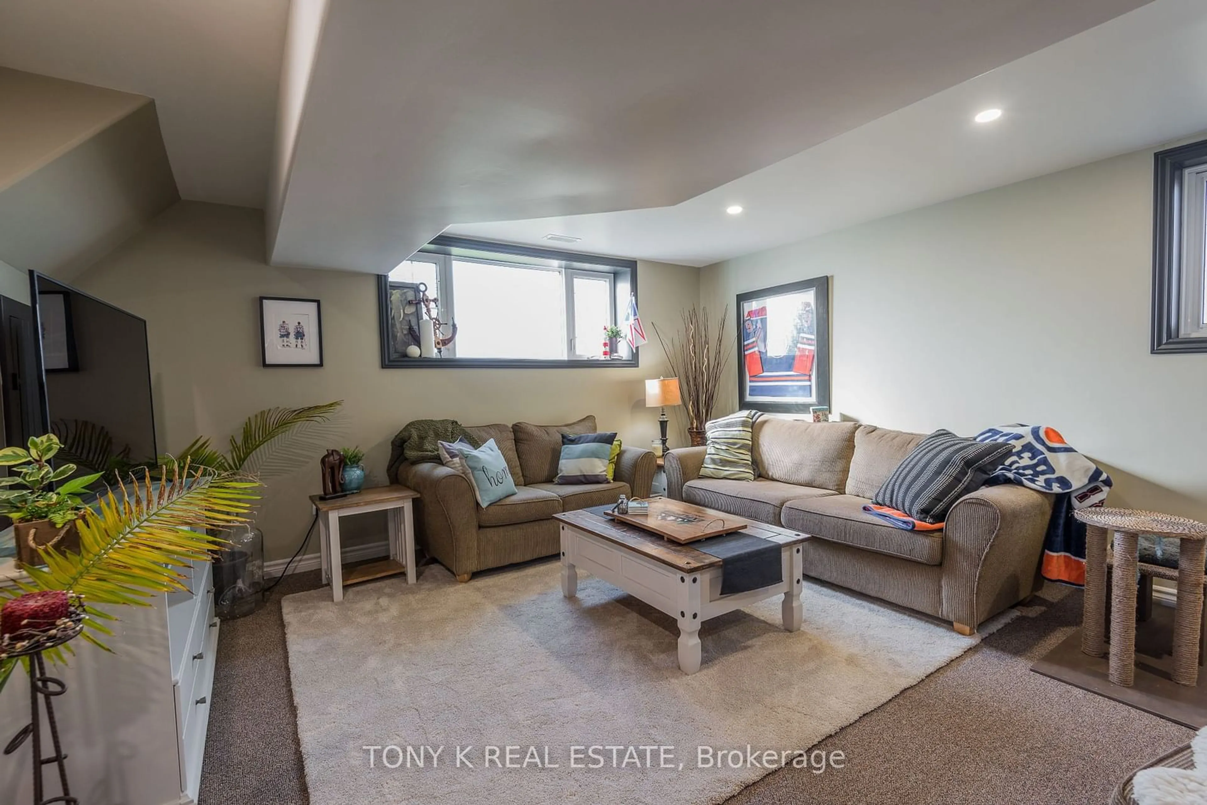 Living room, wood floors for 22 St Paul St, Kawartha Lakes Ontario K9V 1S4