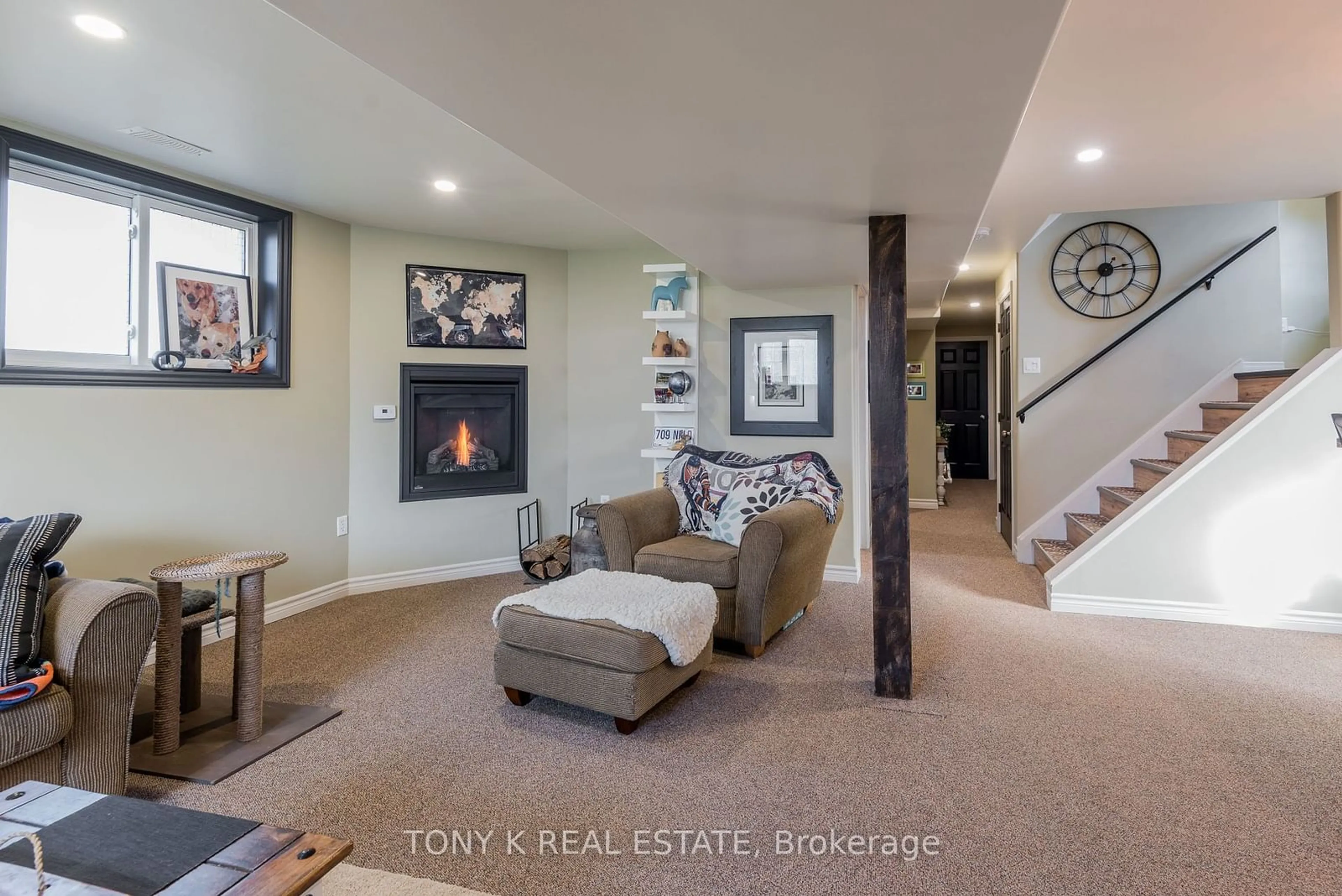 Living room, carpet floors for 22 St Paul St, Kawartha Lakes Ontario K9V 1S4