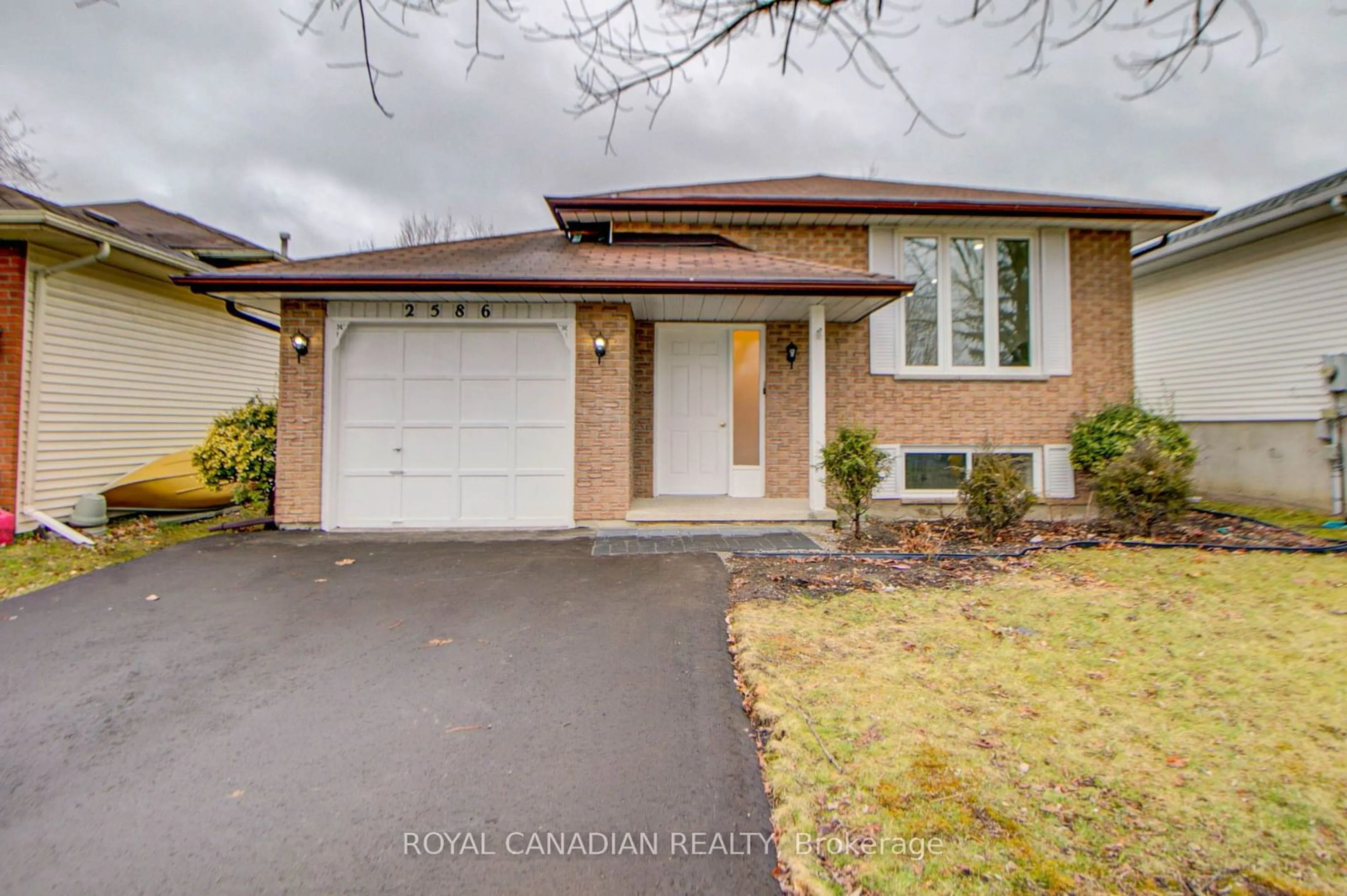 A pic from exterior of the house or condo, the street view for 2586 Foxmeadow Rd, Peterborough Ontario K9L 1X2