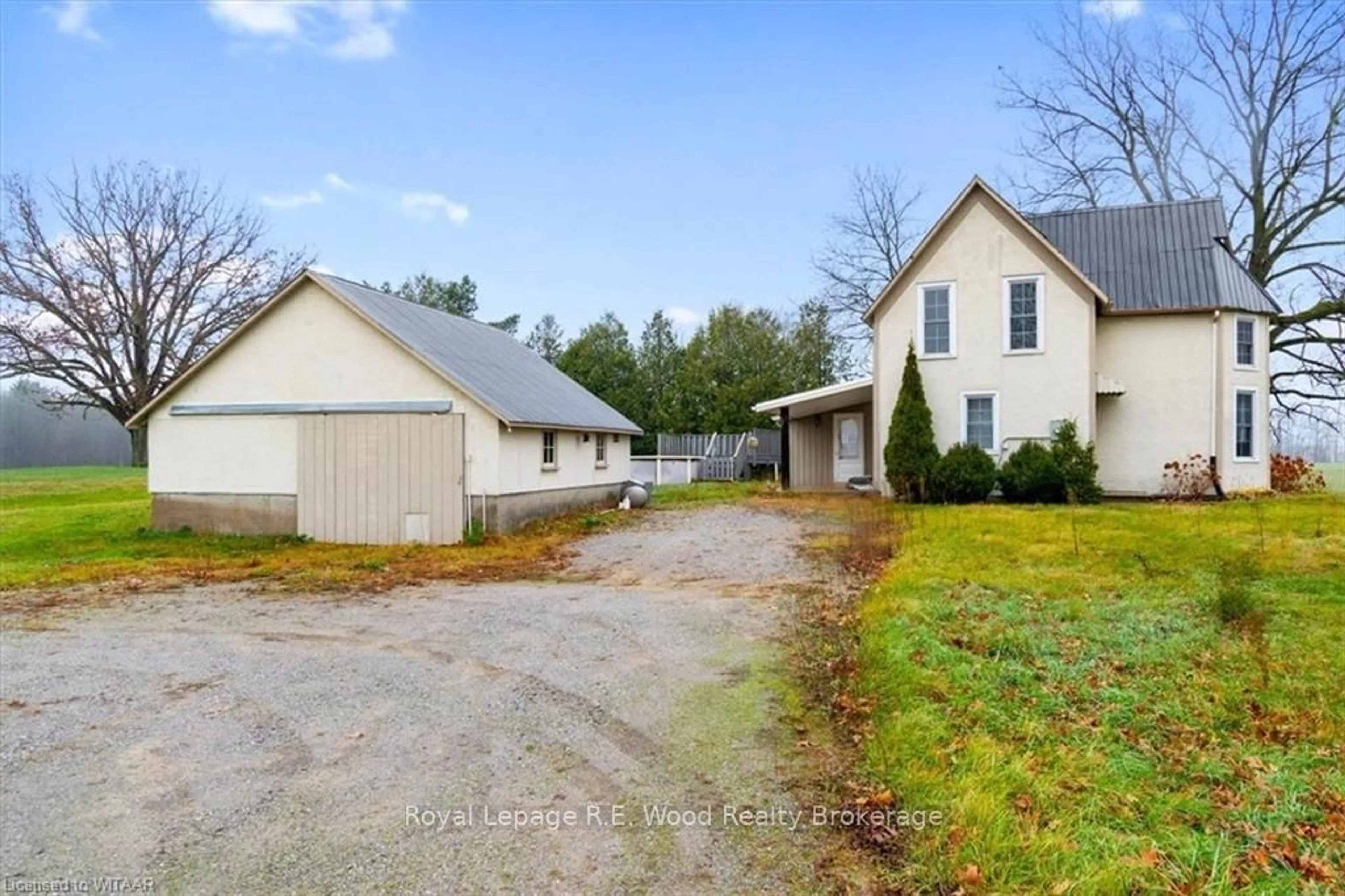 Frontside or backside of a home, cottage for 301 PLOWMANS Line Ontario N4G 4G9