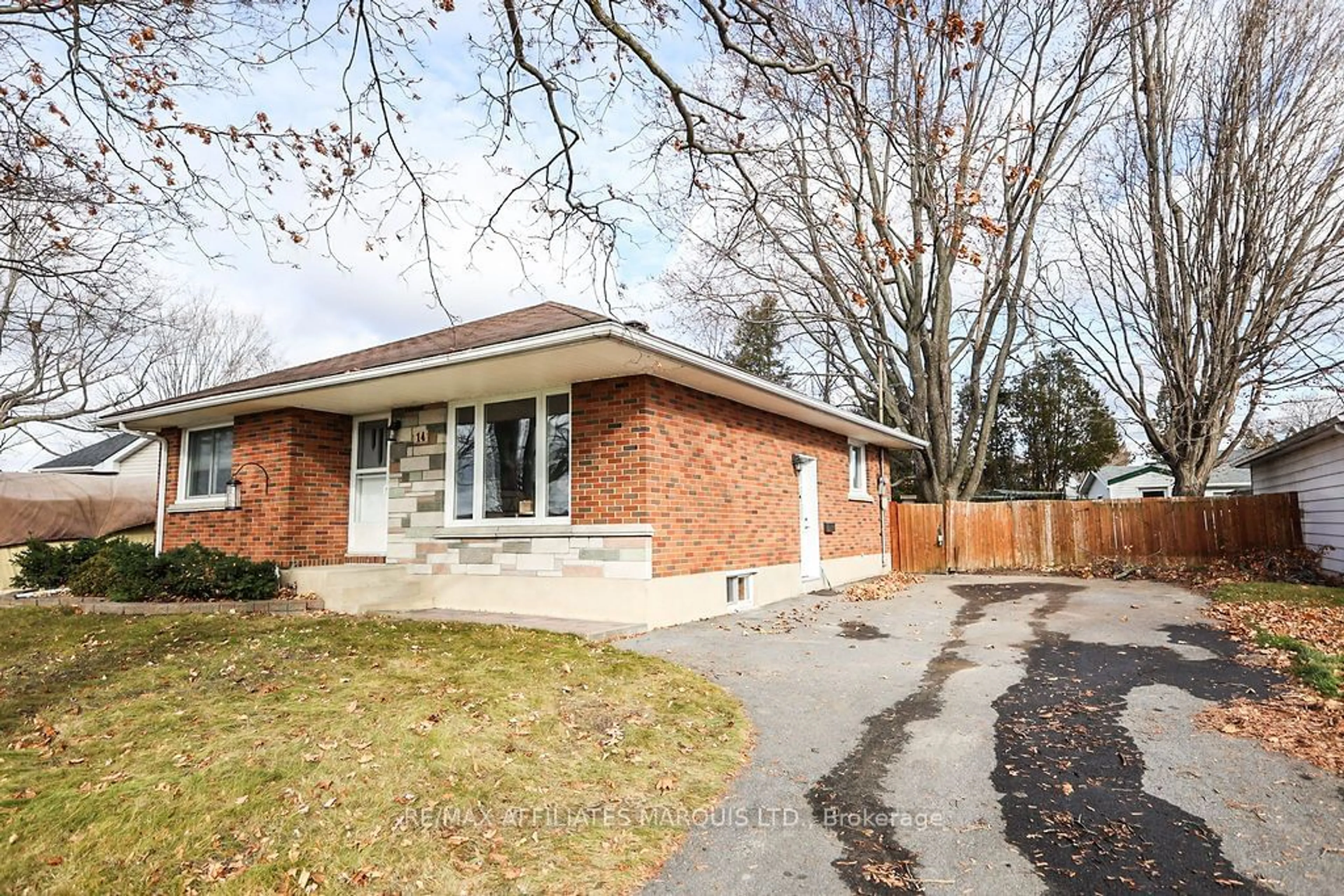 Home with brick exterior material for 14 Bethune Ave, South Stormont Ontario K0C 1P0