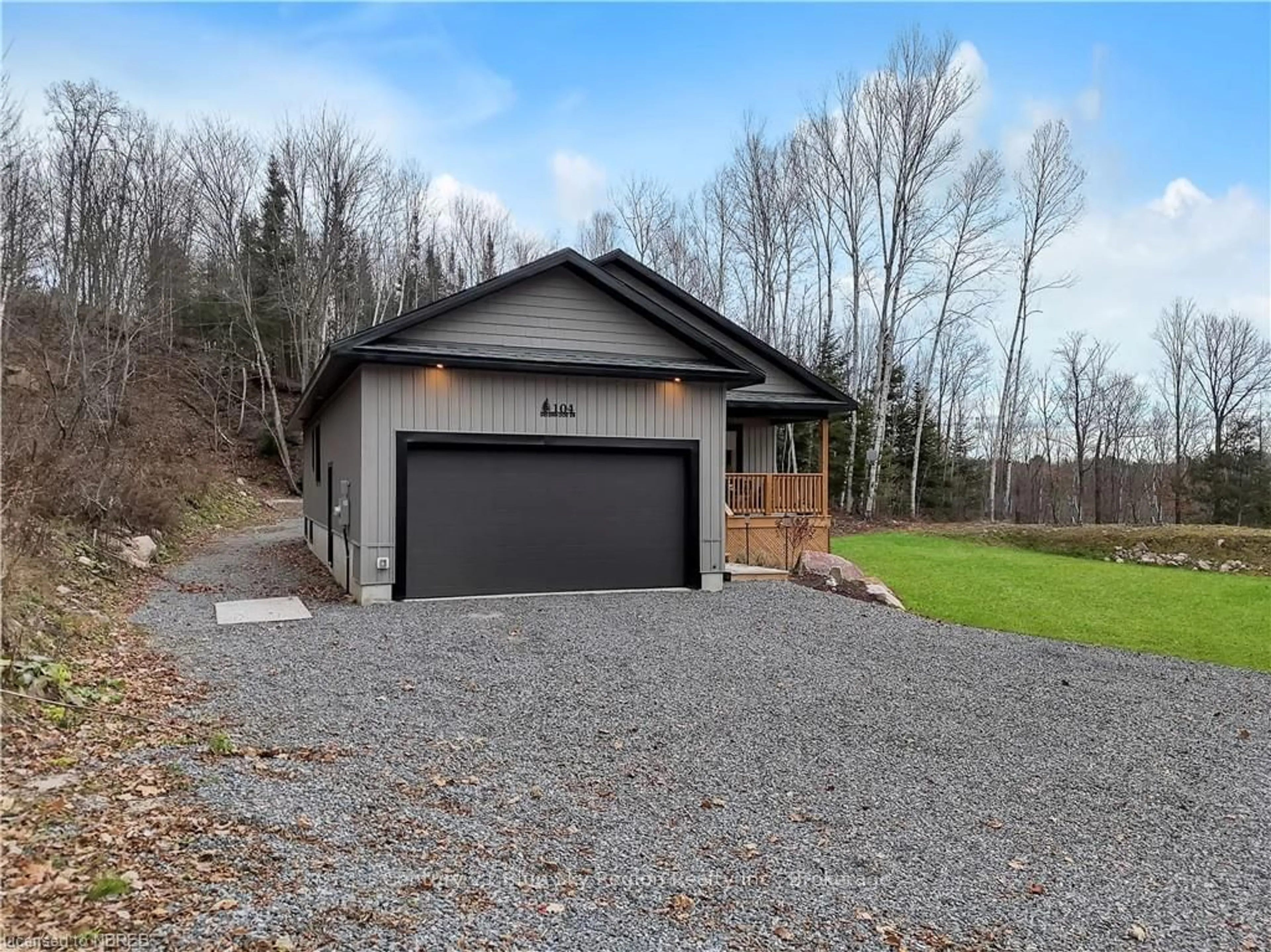 Indoor garage, cement floor for 104 GREENWOOD Dr, Bonfield Ontario P0H 1E0