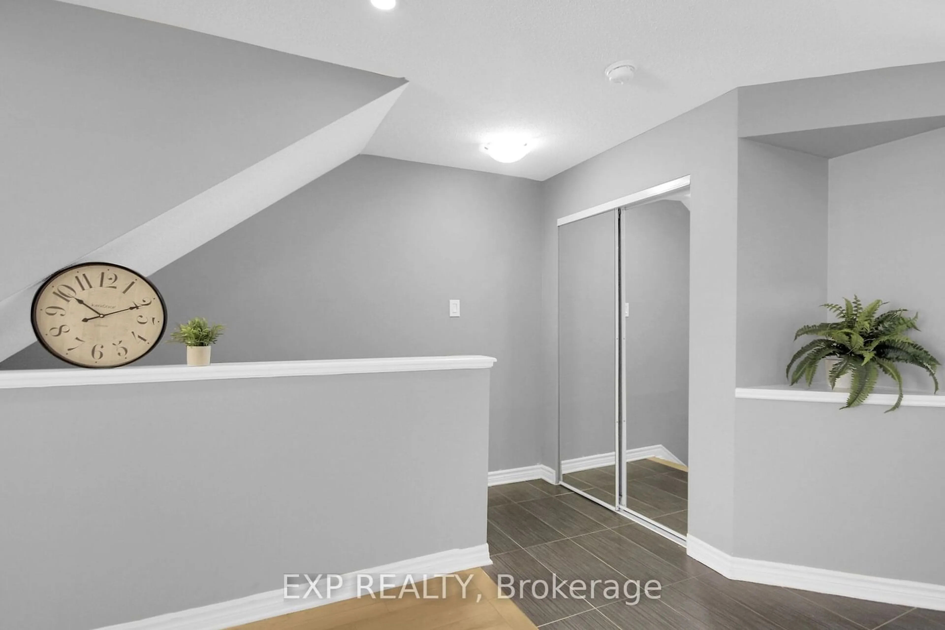 Indoor entryway, not visible floor for 416 Leboutillier Ave, Overbook - Castleheights and Area Ontario K1K 2V7