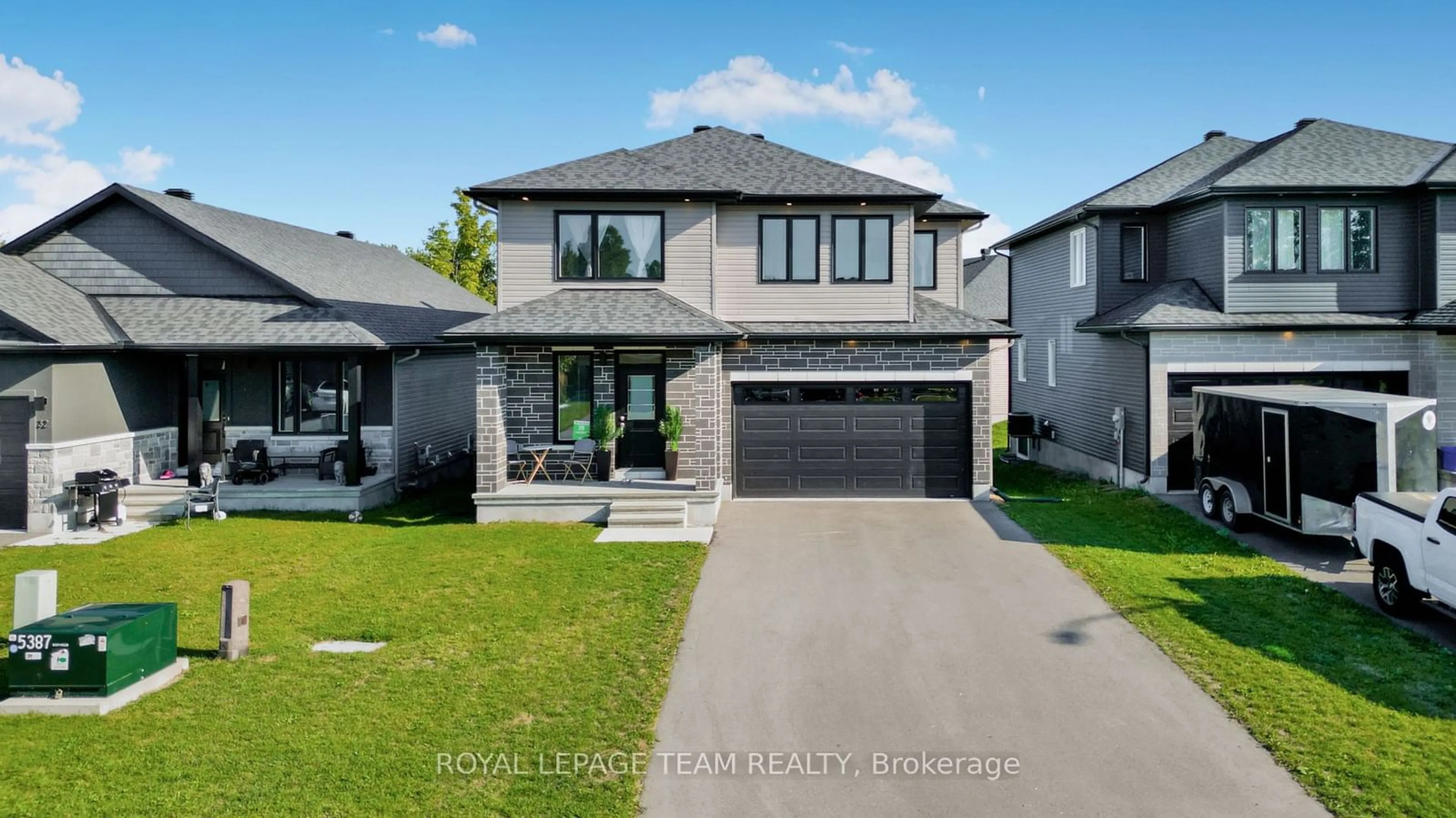 Frontside or backside of a home, the street view for 28 SEABERT Dr, Arnprior Ontario K7S 0H9