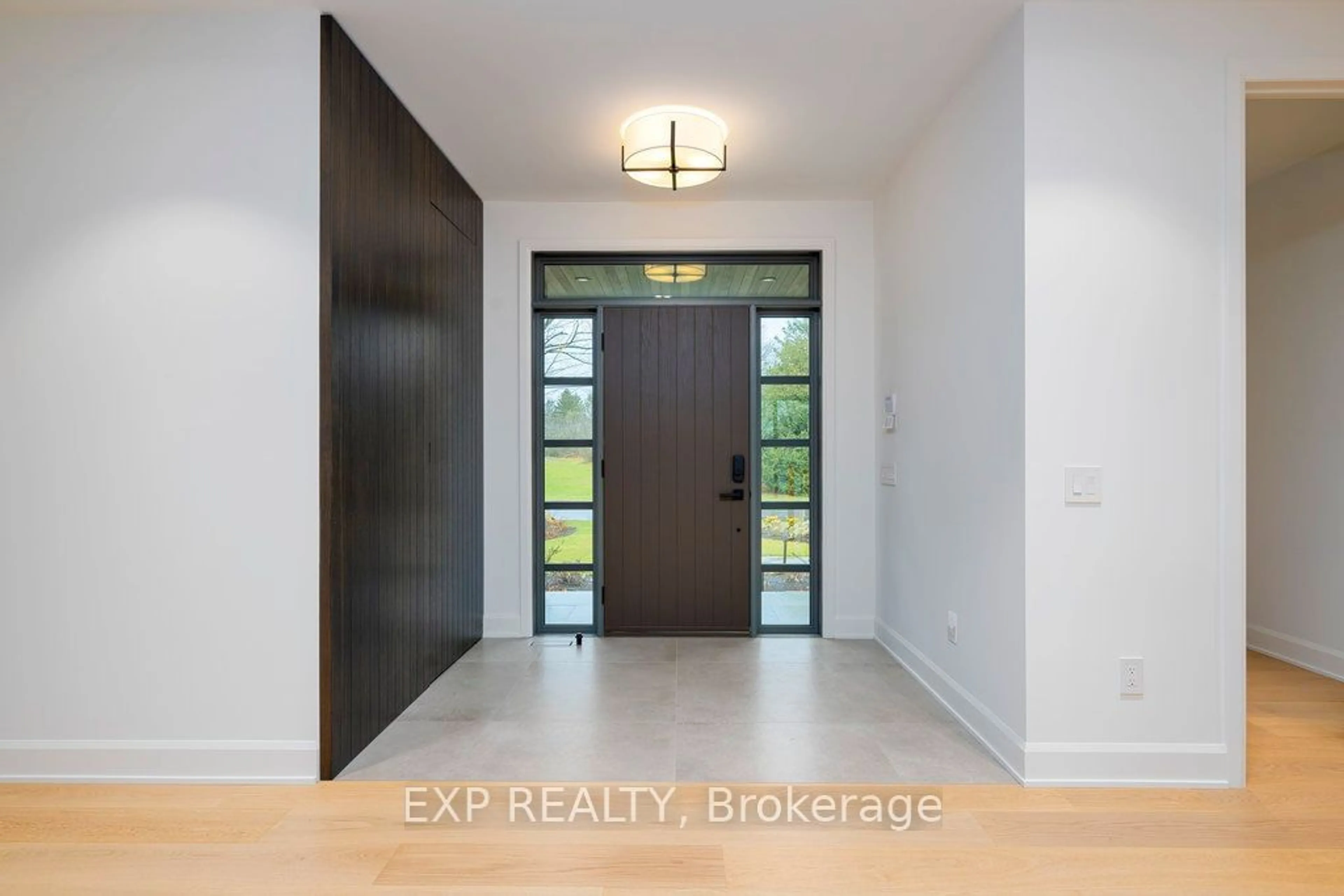 Indoor entryway, wood floors for 26 Clovelly Rd, Beacon Hill North - South and Area Ontario K1J 6M2