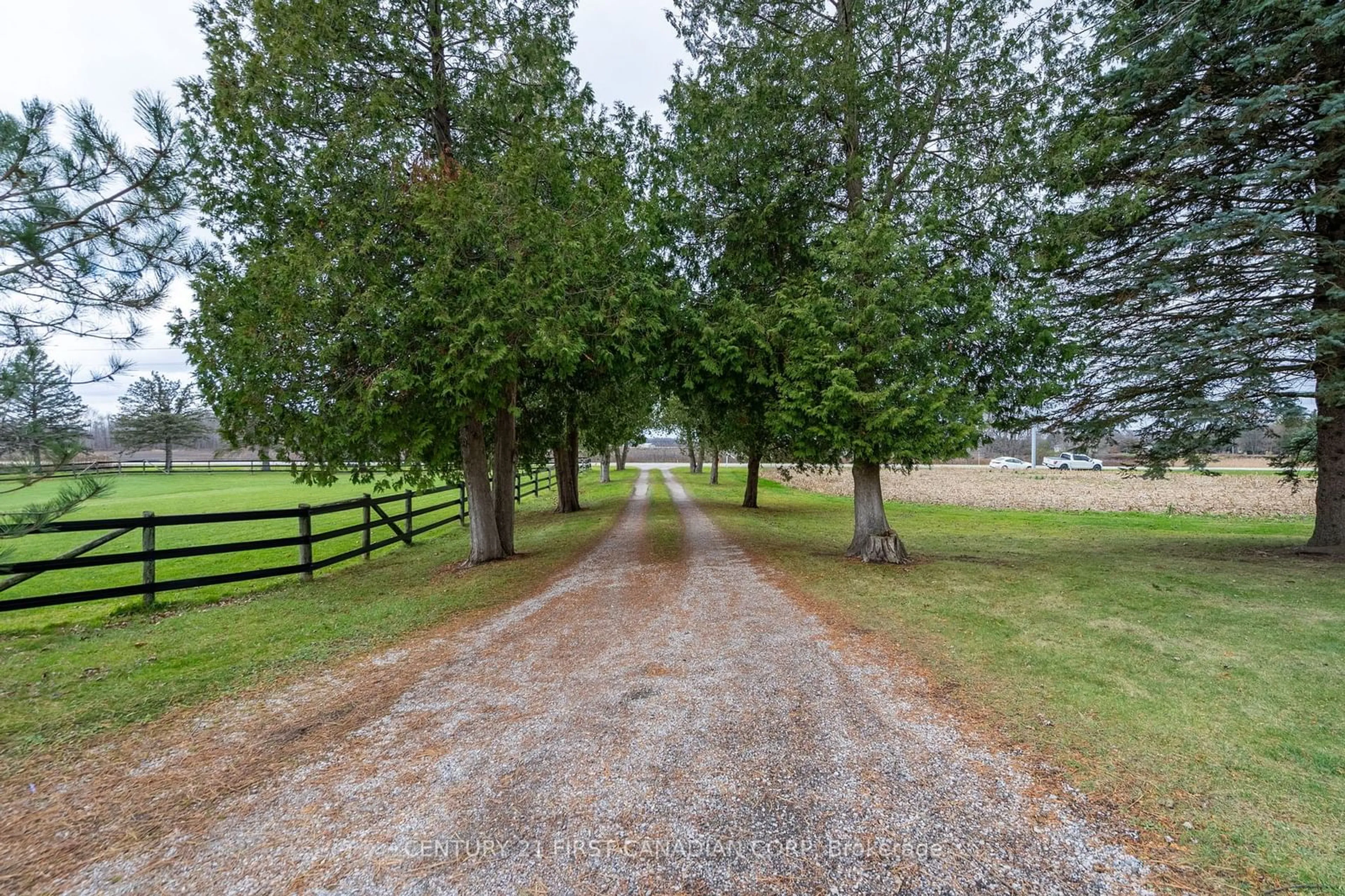 Patio, the fenced backyard for 7967 Glendon Dr, Strathroy-Caradoc Ontario N0L 1W0