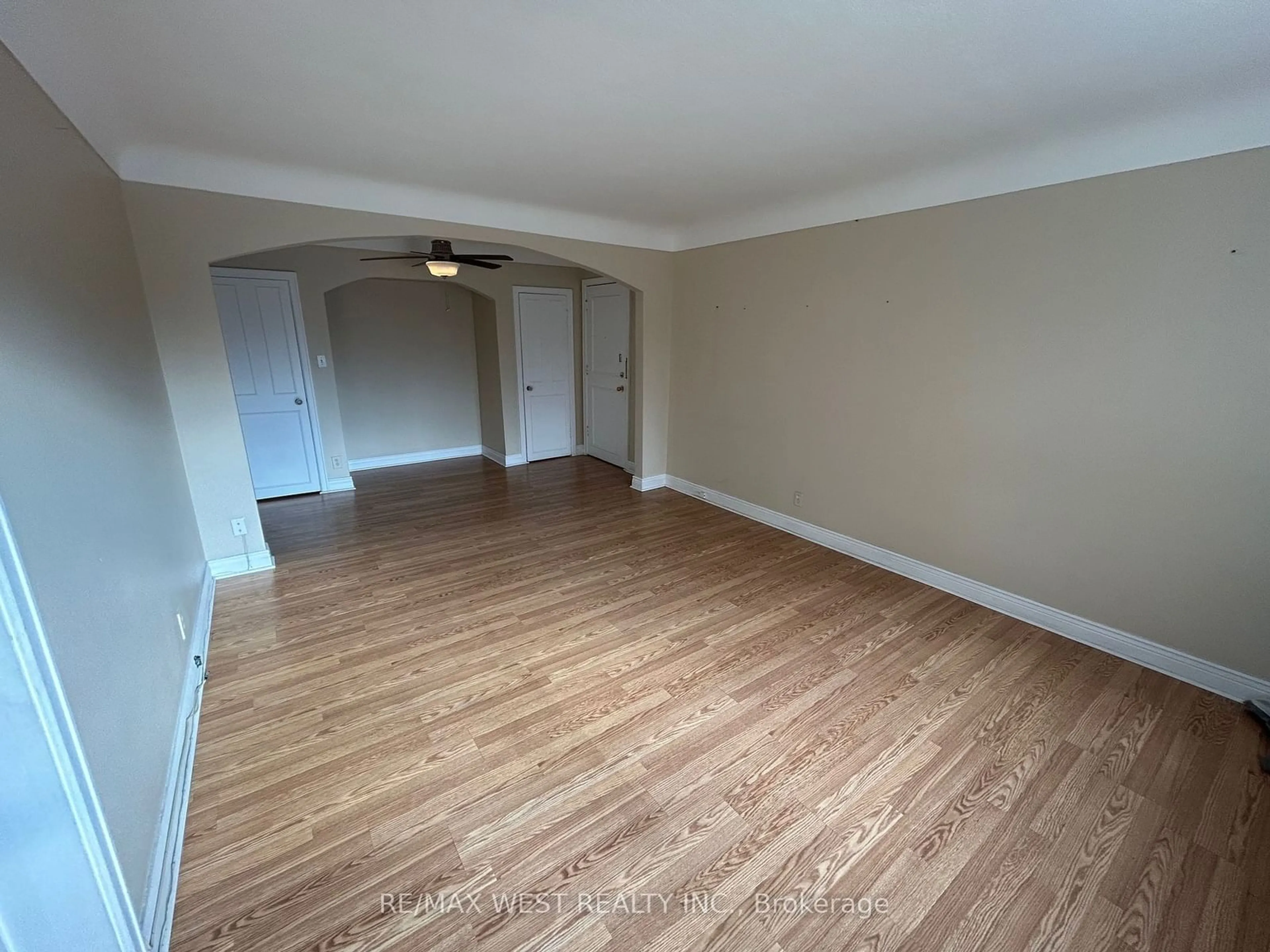 A pic of a room, wood floors for 5 East 36th St #208C, Hamilton Ontario L8V 3Y6