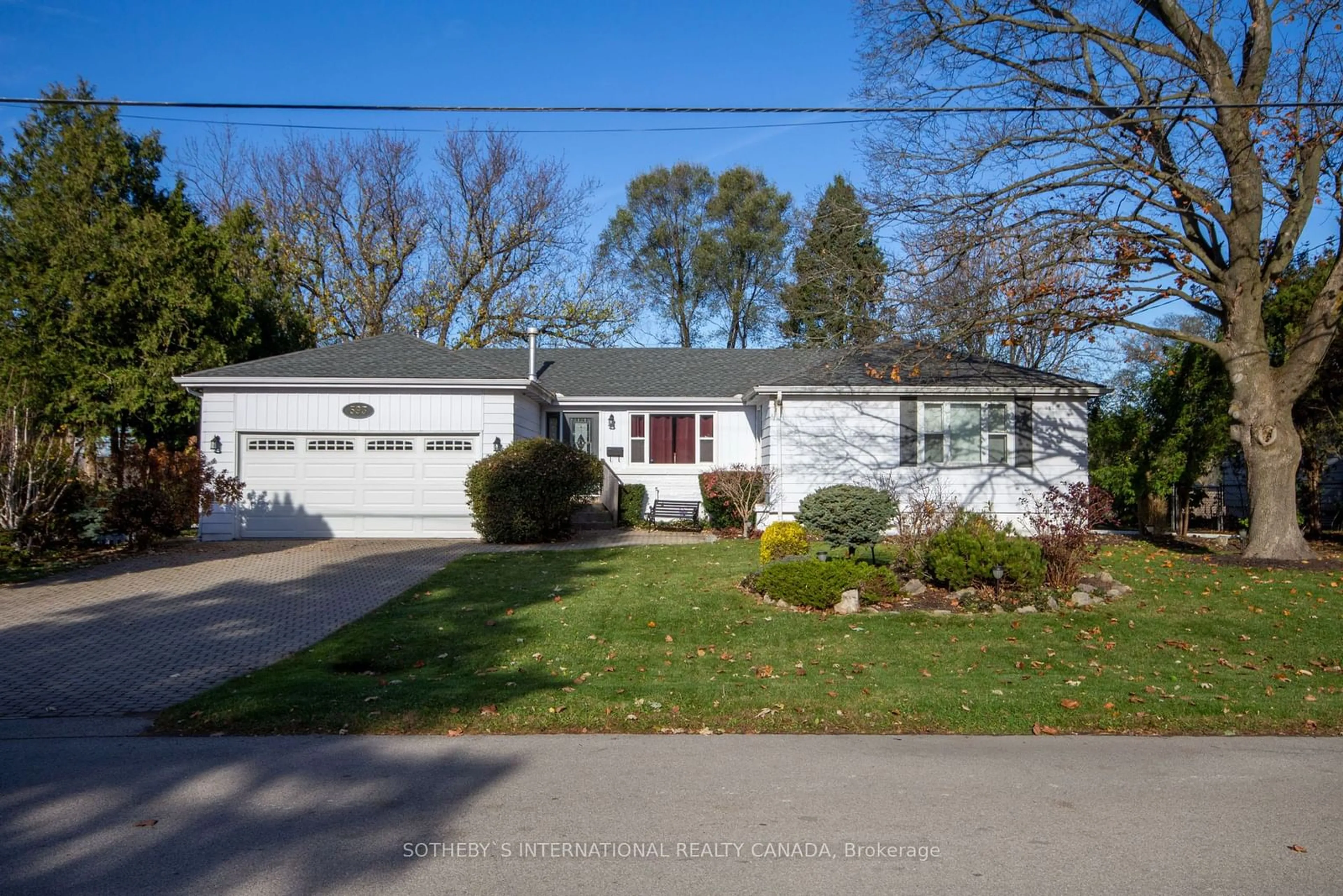 Frontside or backside of a home, the street view for 593 Westview Ave, Hamilton Ontario L9G 1N8