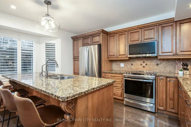 Additional property image - 33 Woodview Cres