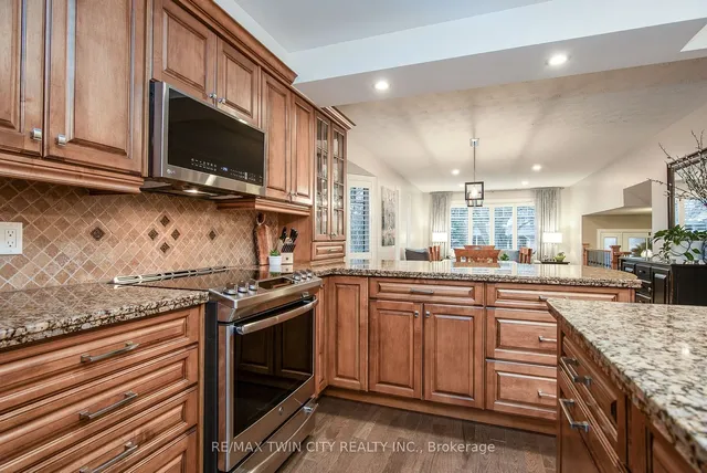 Additional property image - 33 Woodview Cres