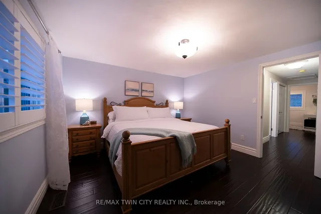 Additional property image - 33 Woodview Cres