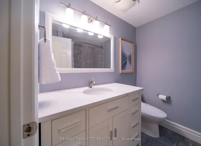 Additional property image - 33 Woodview Cres