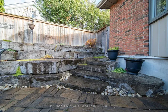 Additional property image - 33 Woodview Cres
