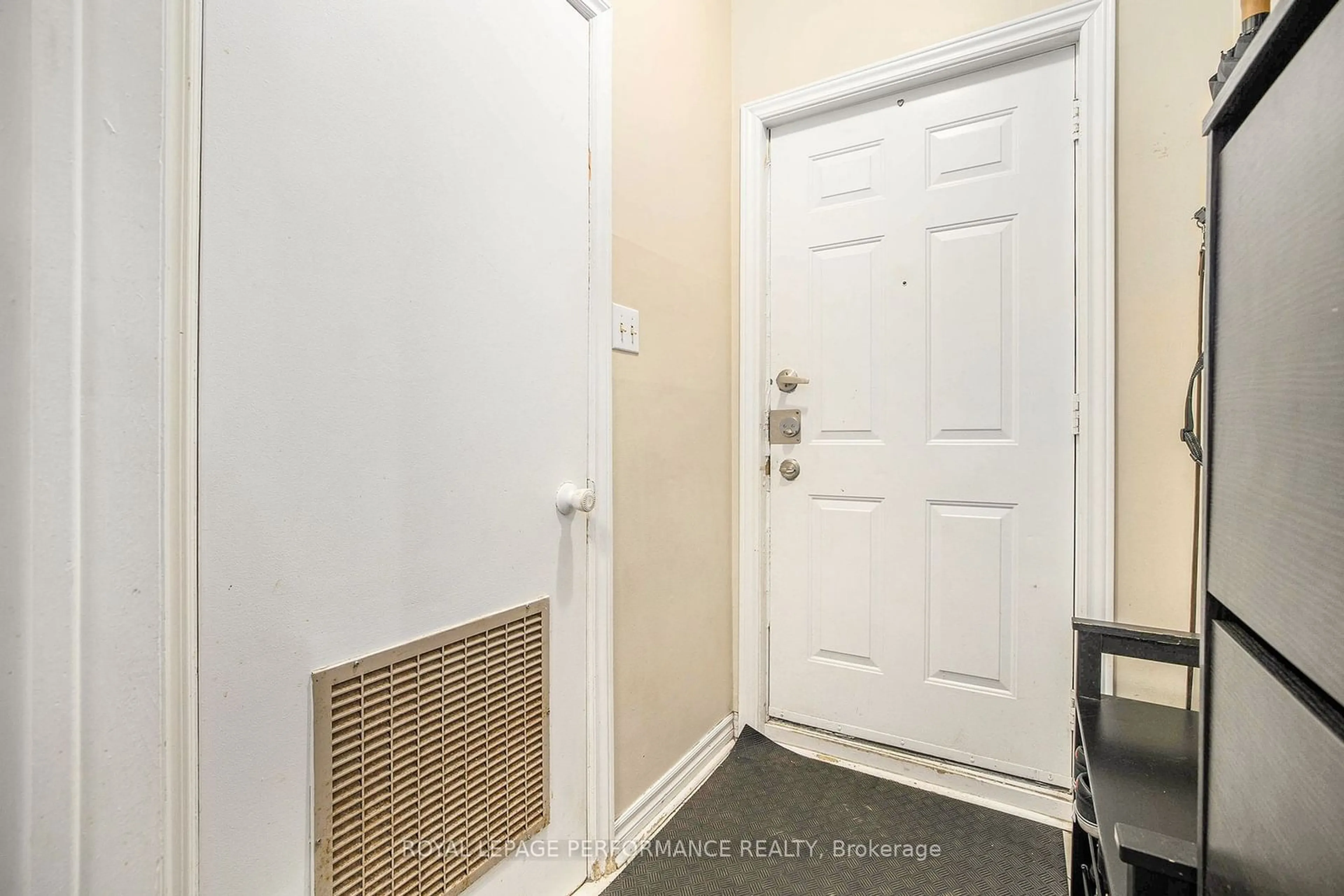 Indoor entryway, not visible floor for 20 Shehyn Lane #Unit A, Tanglewood - Grenfell Glen - Pineglen Ontario K2G 4Y5