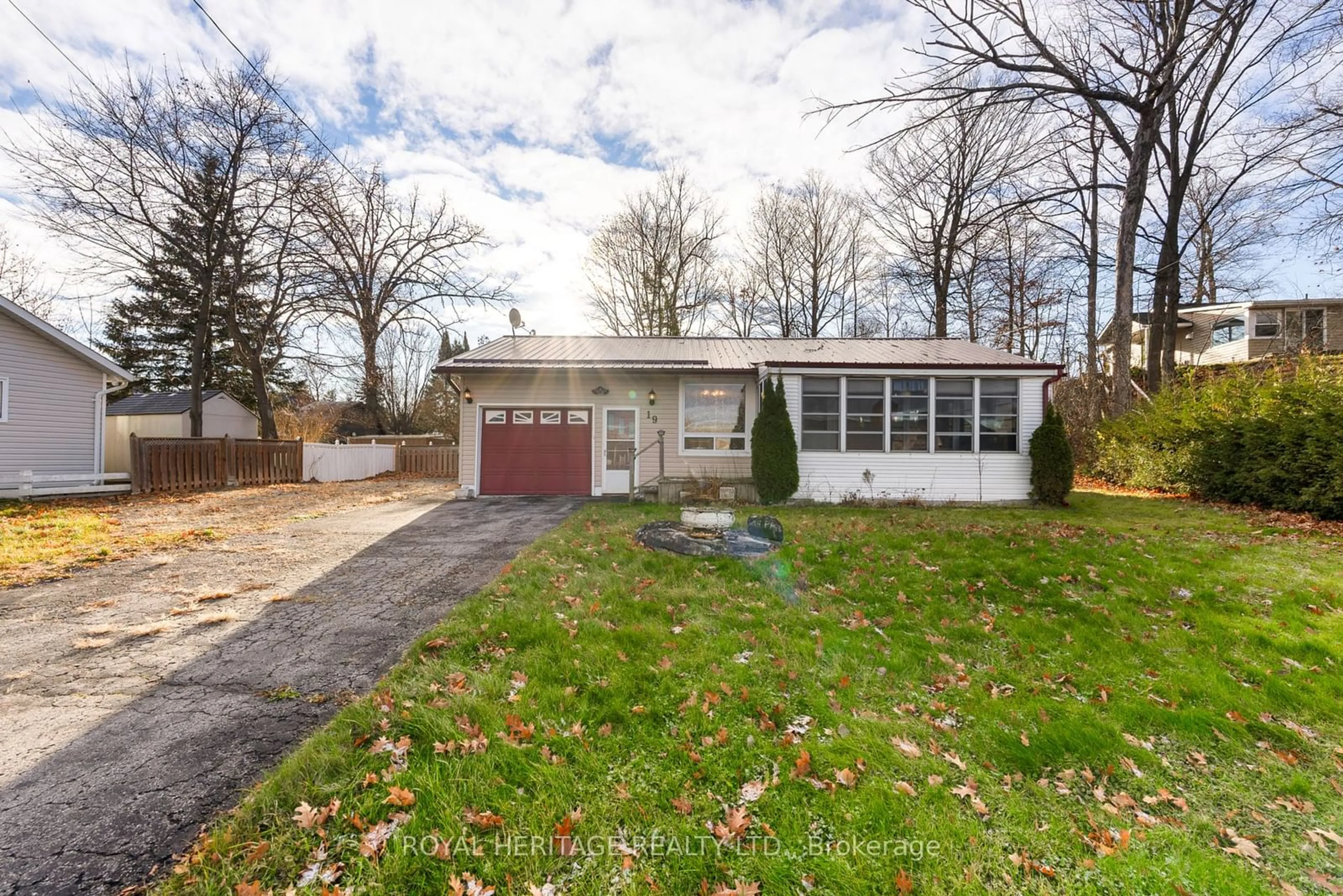 Frontside or backside of a home, cottage for 19 Park St, Kawartha Lakes Ontario K0M 1A0