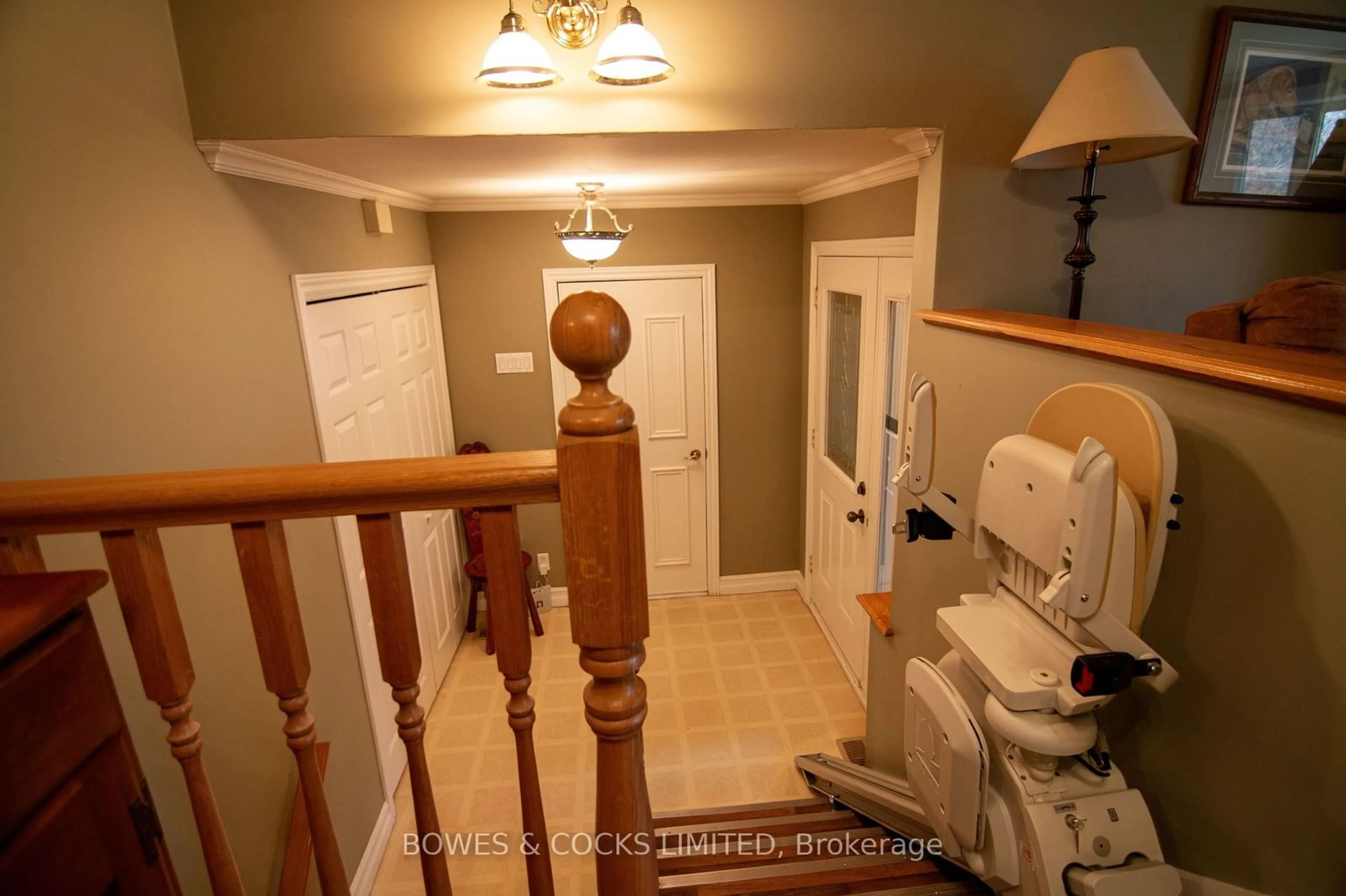 Bathroom, wood floors for 967 Smith Crt, Smith-Ennismore-Lakefield Ontario K0L 1H0