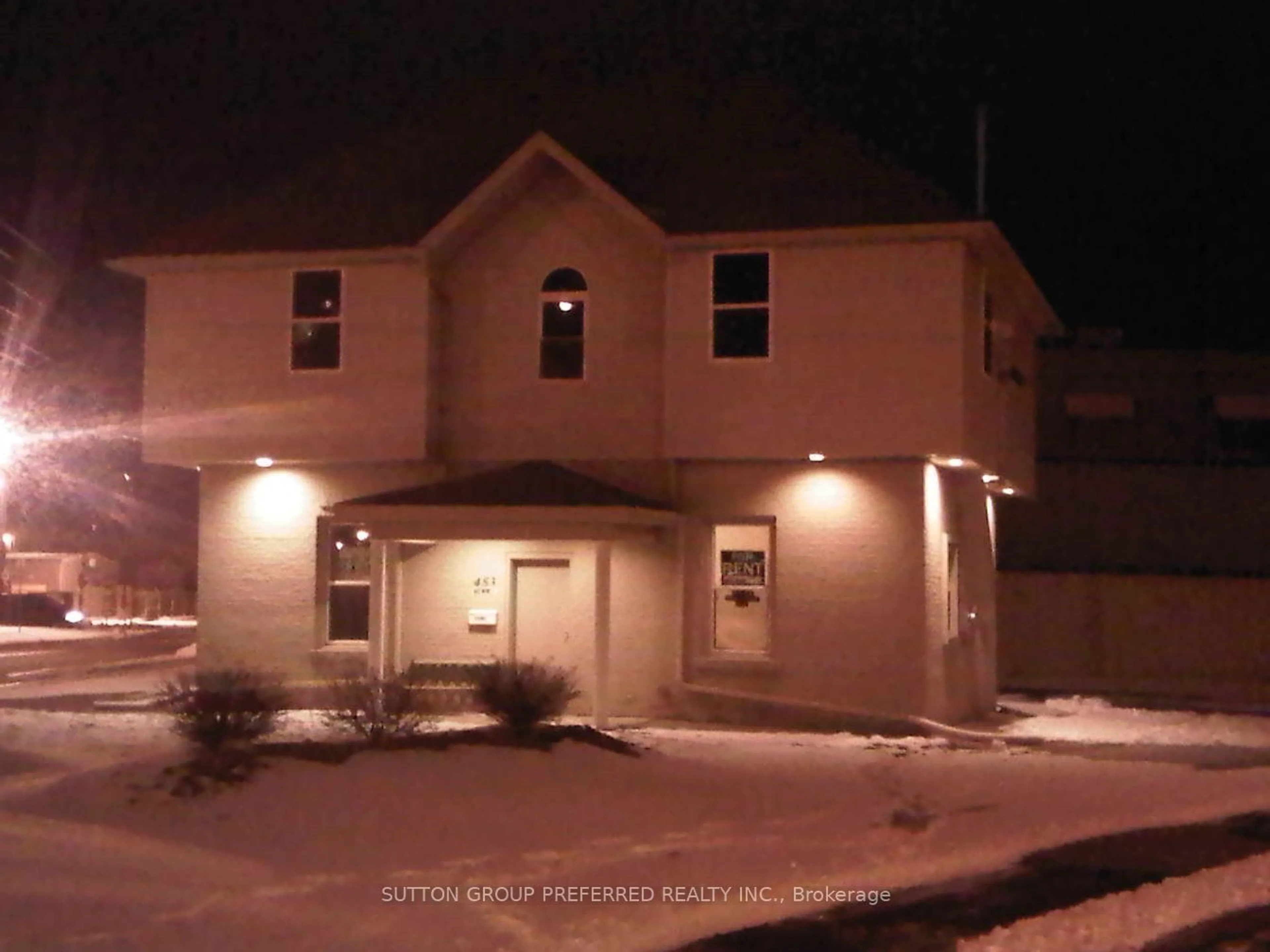 Frontside or backside of a home, the street view for 453 Bathurst St, London Ontario N6B 1P4