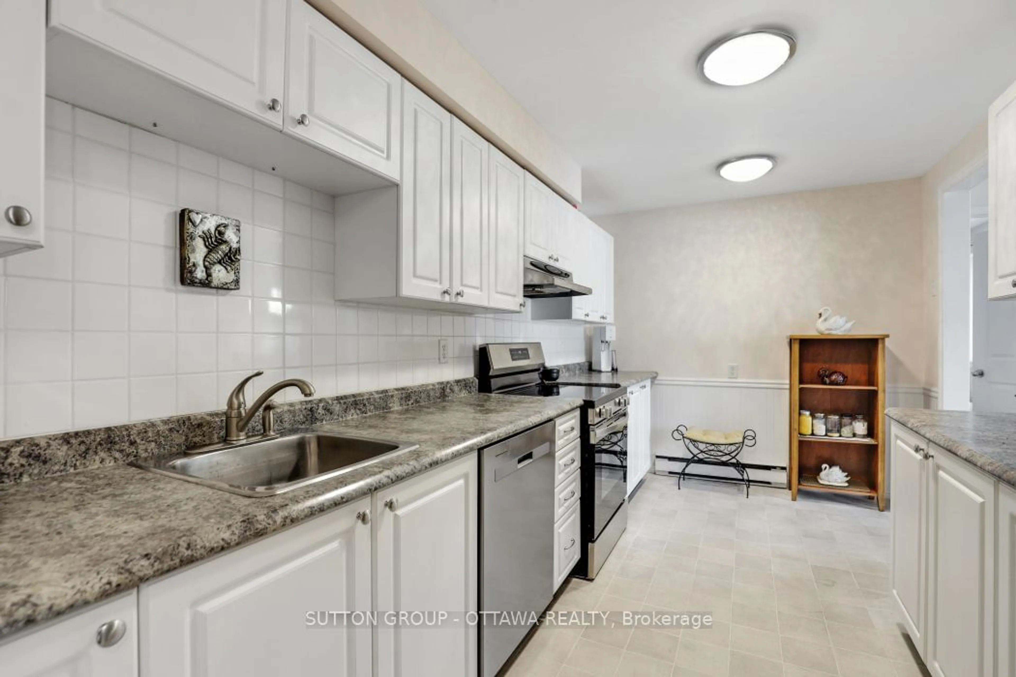 Standard kitchen, ceramic floors for 794 St. Andre Dr #62B, Orleans - Convent Glen and Area Ontario K1C 4R9