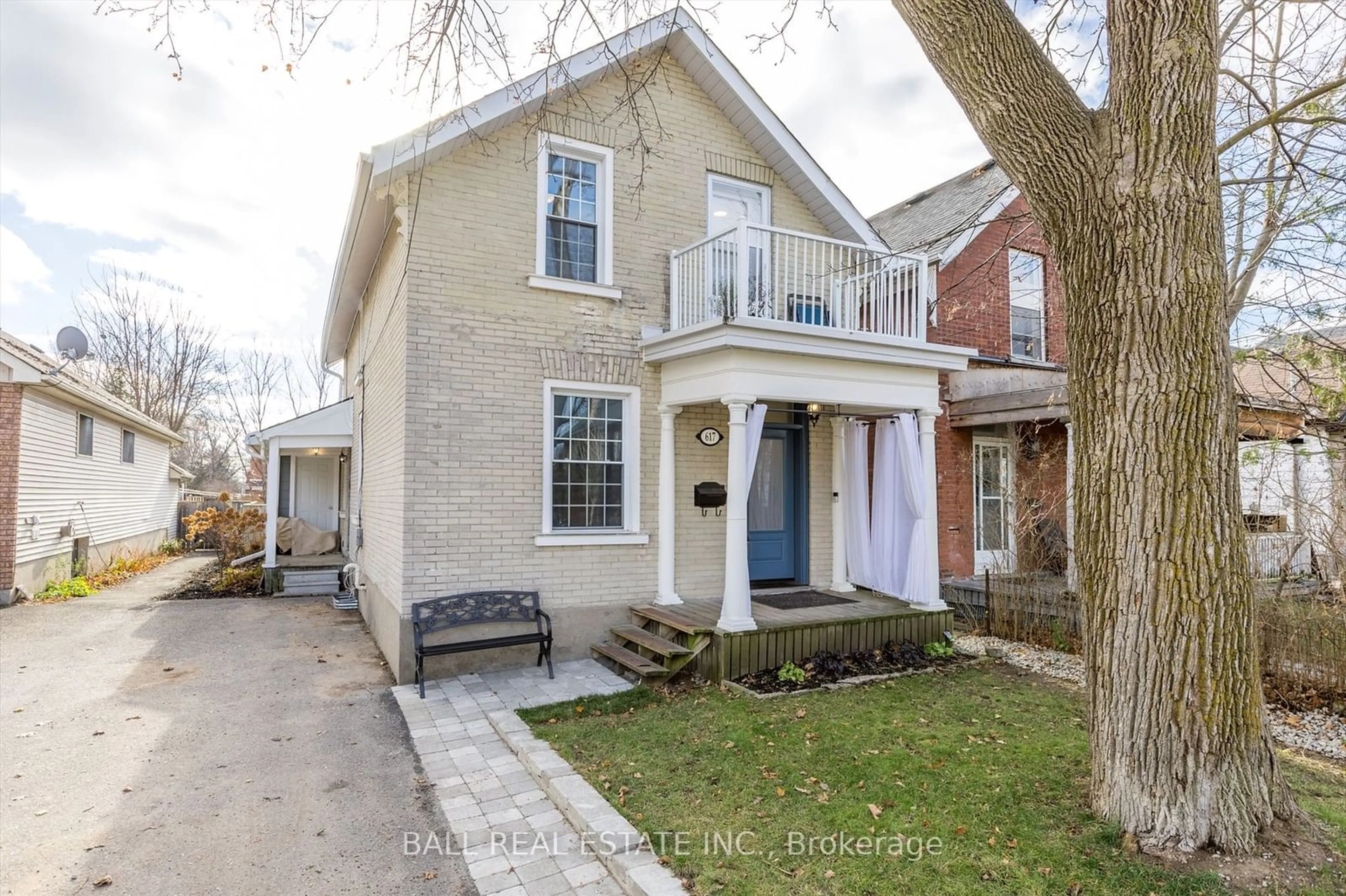 Frontside or backside of a home, the street view for 617 Chamberlain St, Peterborough Ontario K9J 4L9