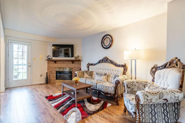 Additional property image - 85 Royalvista Dr