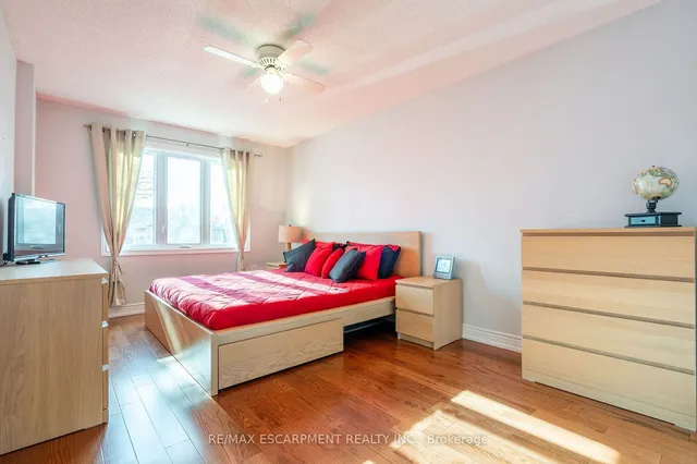 Additional property image - 85 Royalvista Dr