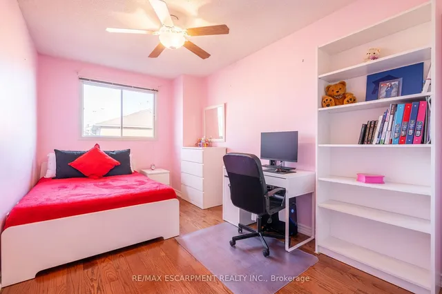 Additional property image - 85 Royalvista Dr