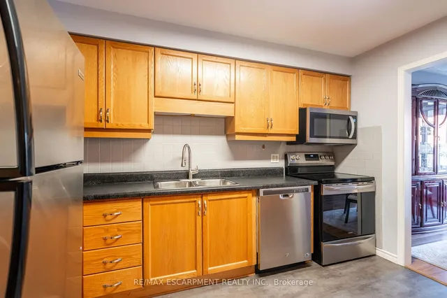 Additional property image - 85 Royalvista Dr