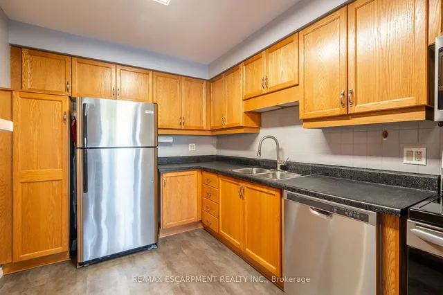 Additional property image - 85 Royalvista Dr