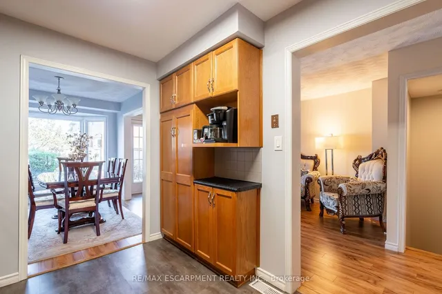 Additional property image - 85 Royalvista Dr