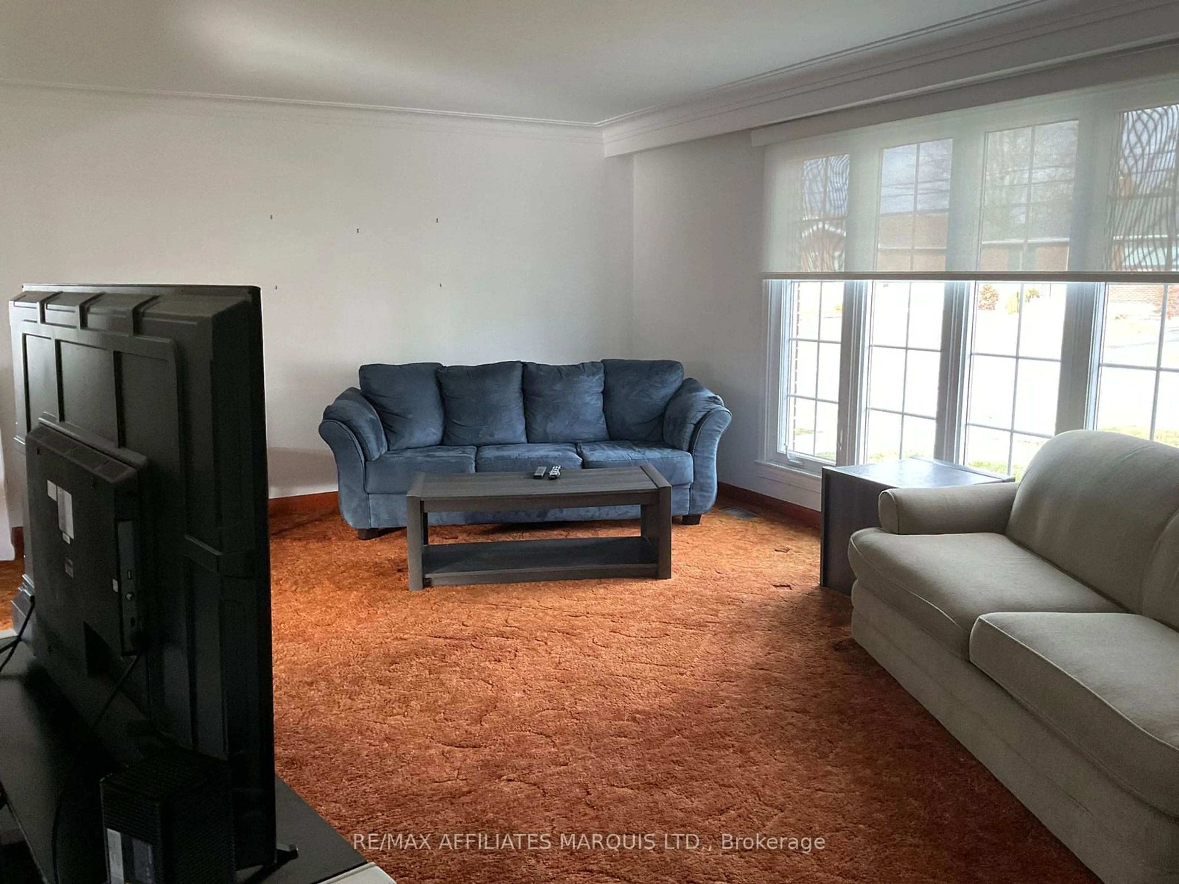 Living room, carpet floors for 647 St Felix St, Cornwall Ontario K6H 5B5